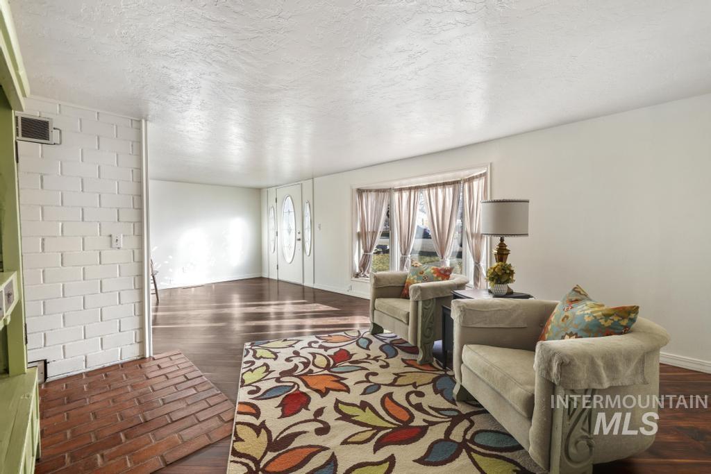 442 1st Ave W, Jerome, Idaho 83338, 3 Bedrooms, 2 Bathrooms, Residential For Sale, Price $314,900,MLS 98968100