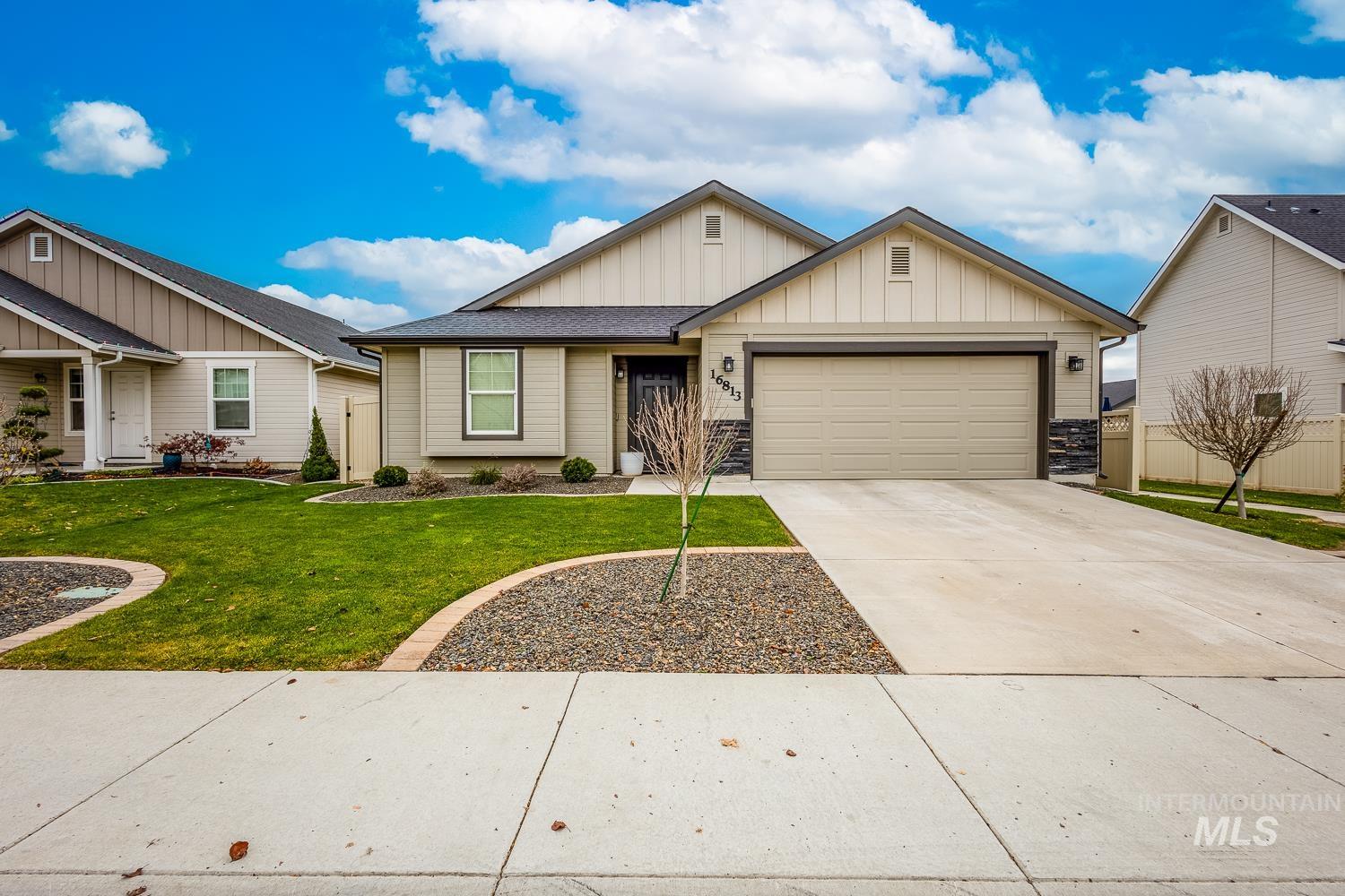 16813 N Breeds Hill Ave., Nampa, Idaho 83687, 3 Bedrooms, 2 Bathrooms, Residential For Sale, Price $399,900,MLS 98968106