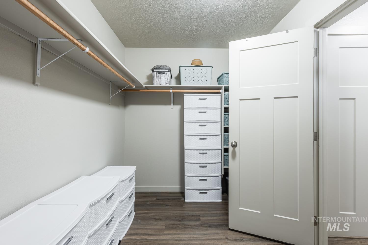 16813 N Breeds Hill Ave., Nampa, Idaho 83687, 3 Bedrooms, 2 Bathrooms, Residential For Sale, Price $399,900,MLS 98968106