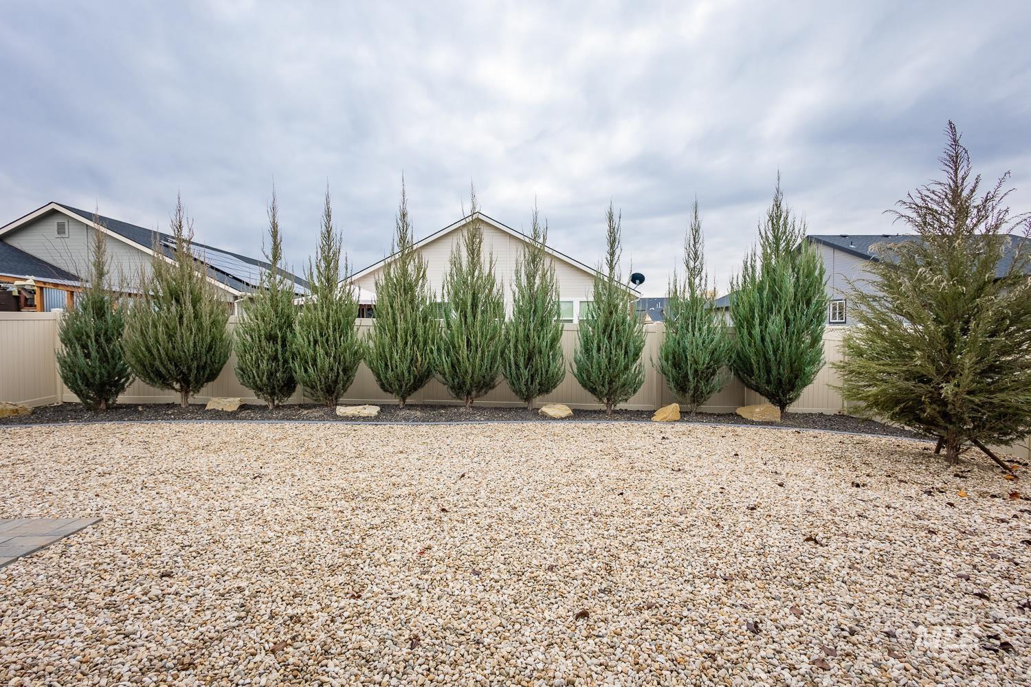 16813 N Breeds Hill Ave., Nampa, Idaho 83687, 3 Bedrooms, 2 Bathrooms, Residential For Sale, Price $399,900,MLS 98968106