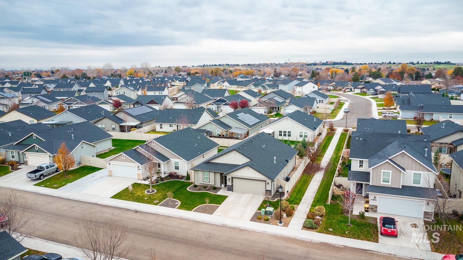 16813 N Breeds Hill Ave., Nampa, Idaho 83687, 3 Bedrooms, 2 Bathrooms, Residential For Sale, Price $399,900,MLS 98968106