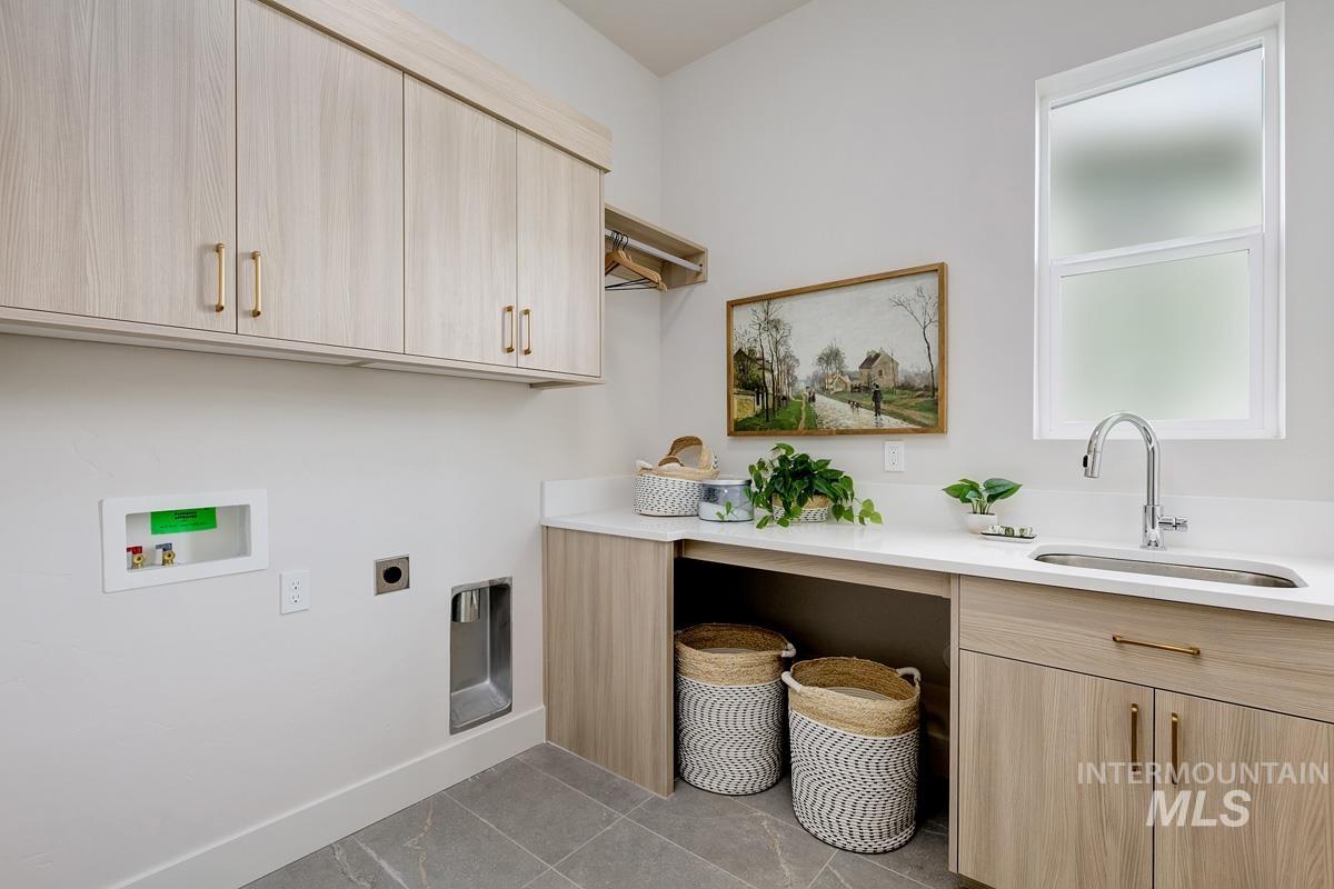 2528 S Linnet Place, Boise, Idaho 83716, 4 Bedrooms, 4 Bathrooms, Residential For Sale, Price $1,759,900,MLS 98968109