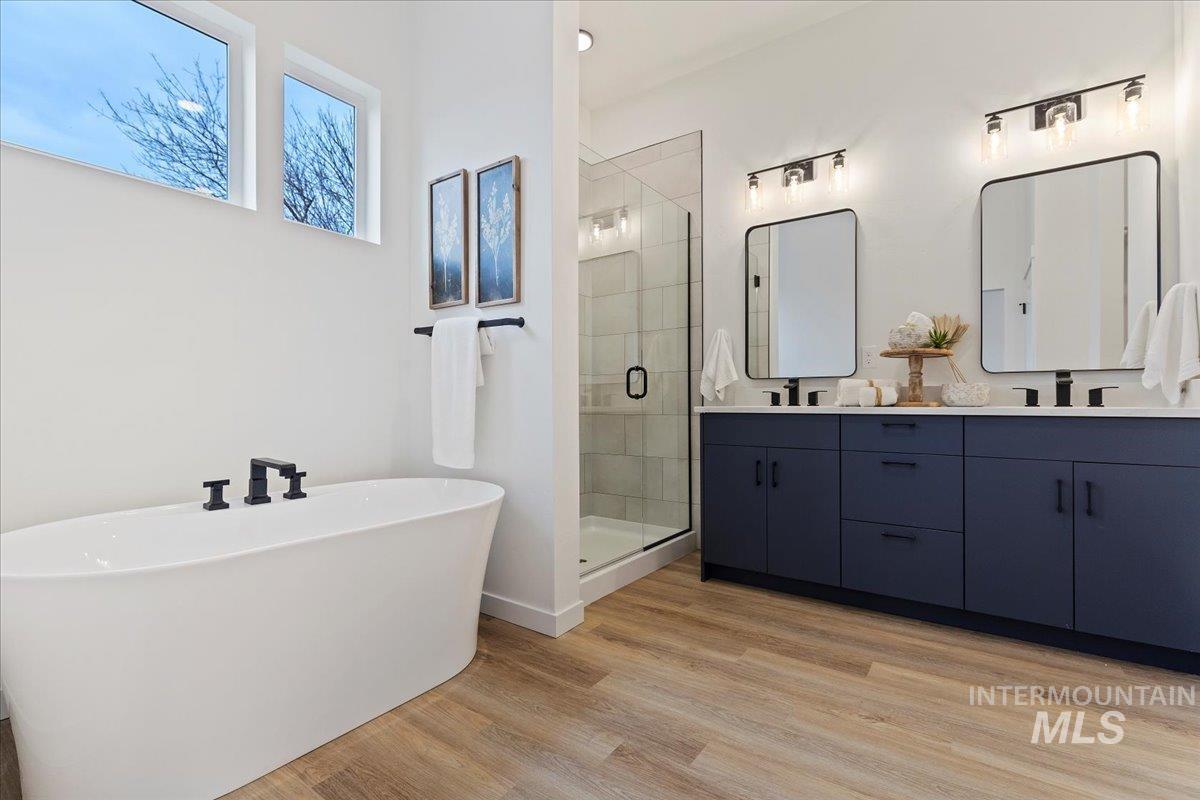 2013 S Makar Ln, Boise, Idaho 83706, 3 Bedrooms, 3 Bathrooms, Residential For Sale, Price $625,000,MLS 98968115