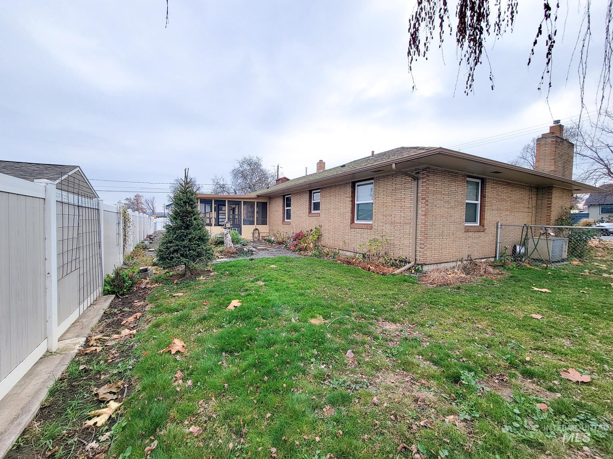 618 Highland, Clarkston, Idaho 99403, 3 Bedrooms, 2 Bathrooms, Residential For Sale, Price $395,000, 98968117