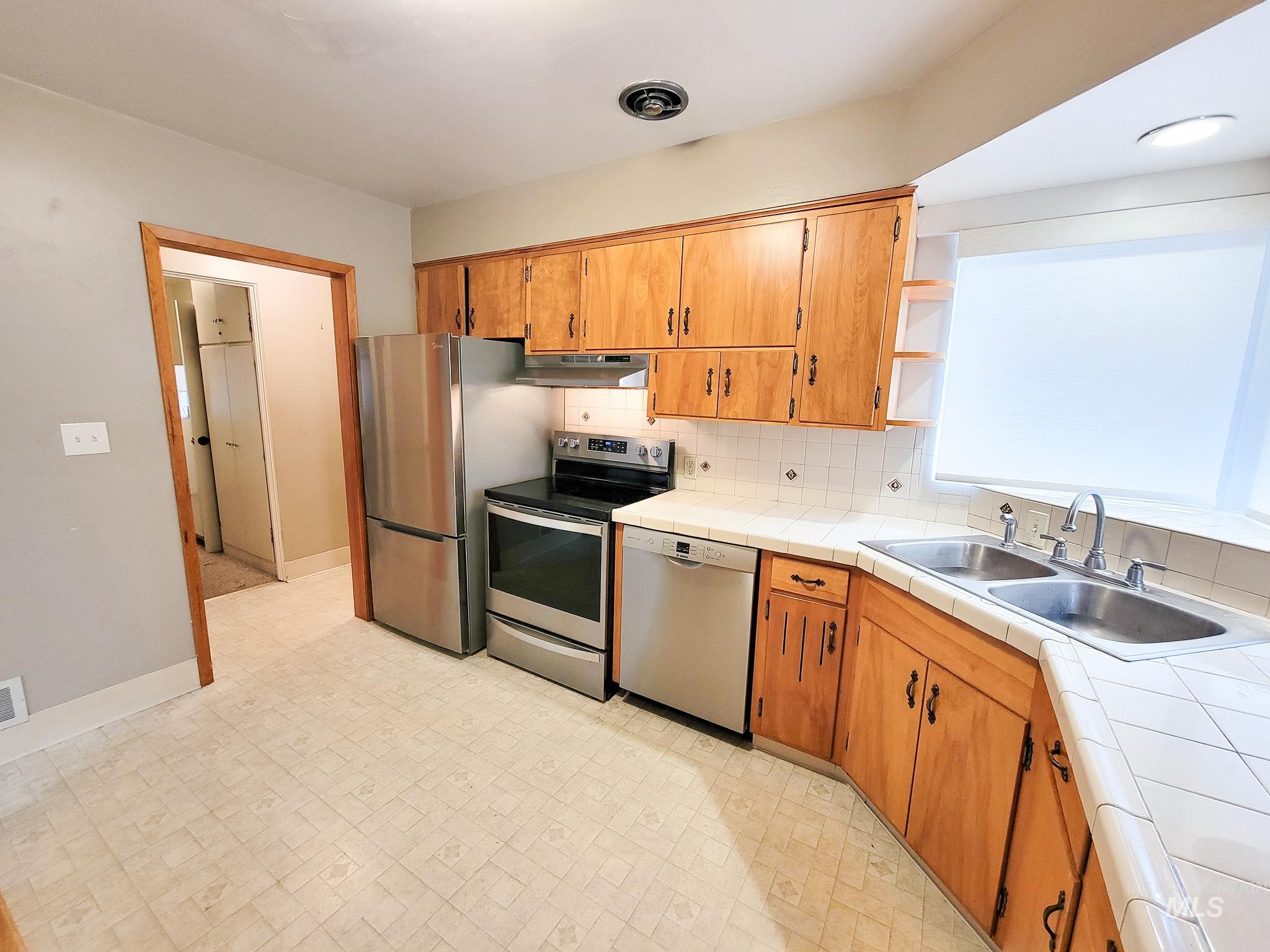 618 Highland, Clarkston, Idaho 99403, 3 Bedrooms, 2 Bathrooms, Residential For Sale, Price $395,000, 98968117