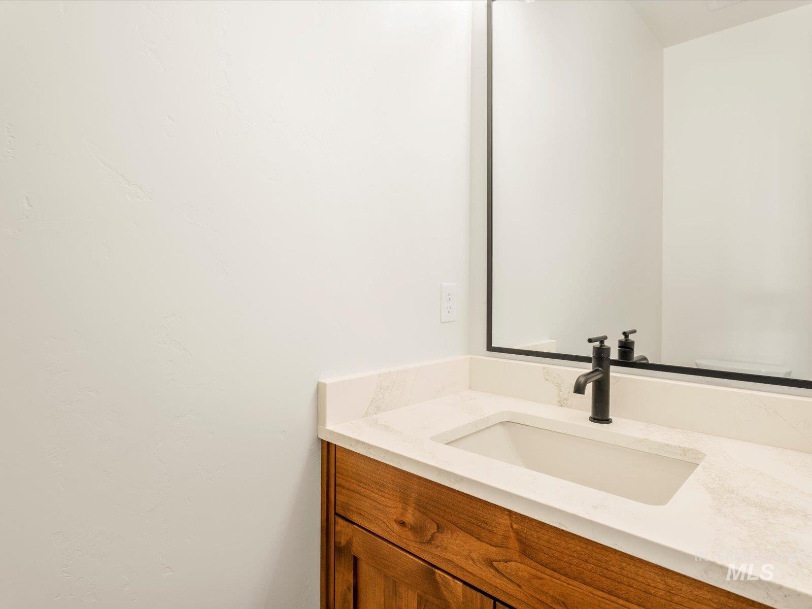 535 E Distributor Dr, Boise, Idaho 83716, 3 Bedrooms, 2.5 Bathrooms, Residential For Sale, Price $674,900,MLS 98968124