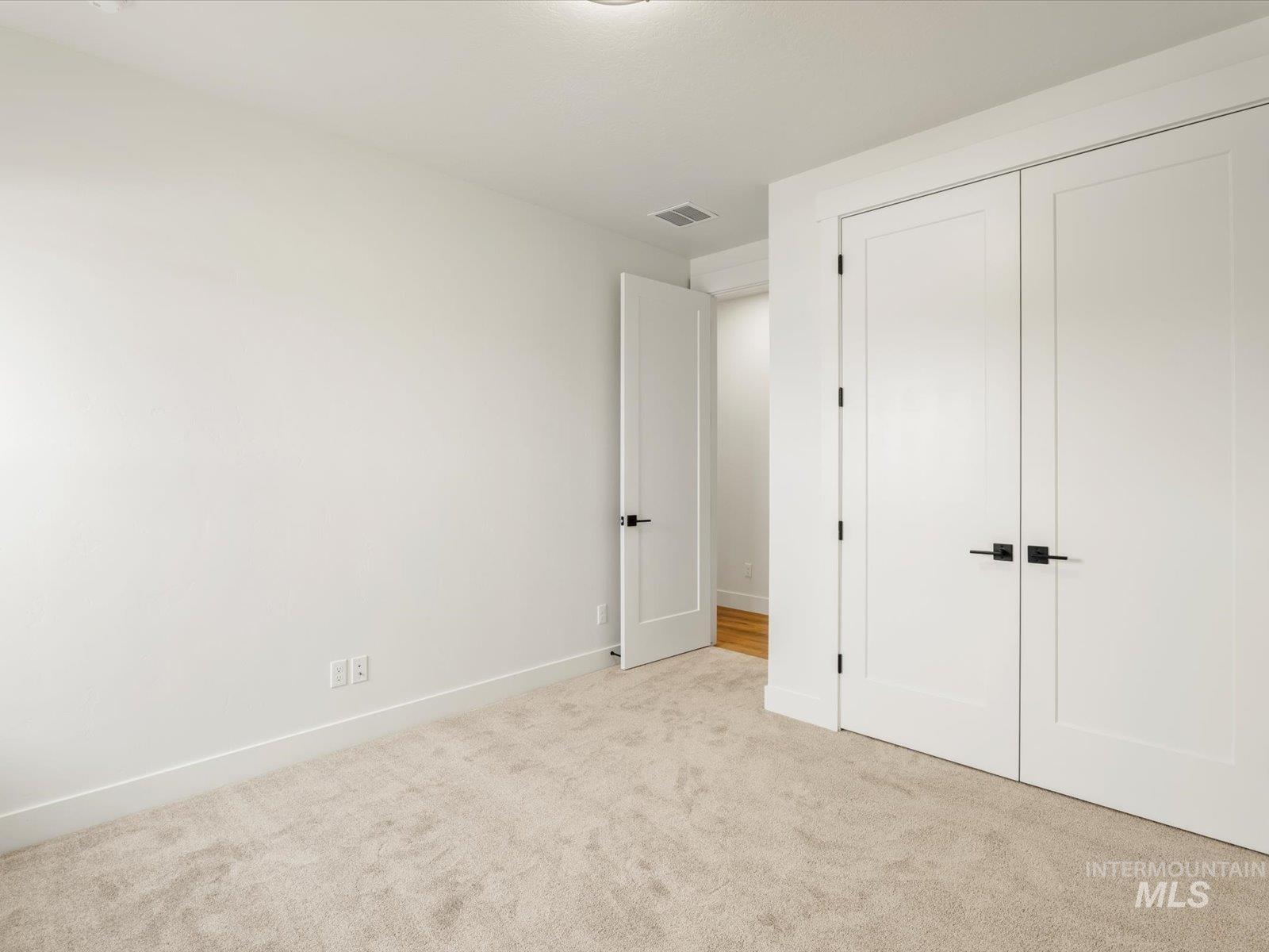 535 E Distributor Dr, Boise, Idaho 83716, 3 Bedrooms, 2.5 Bathrooms, Residential For Sale, Price $674,900,MLS 98968124