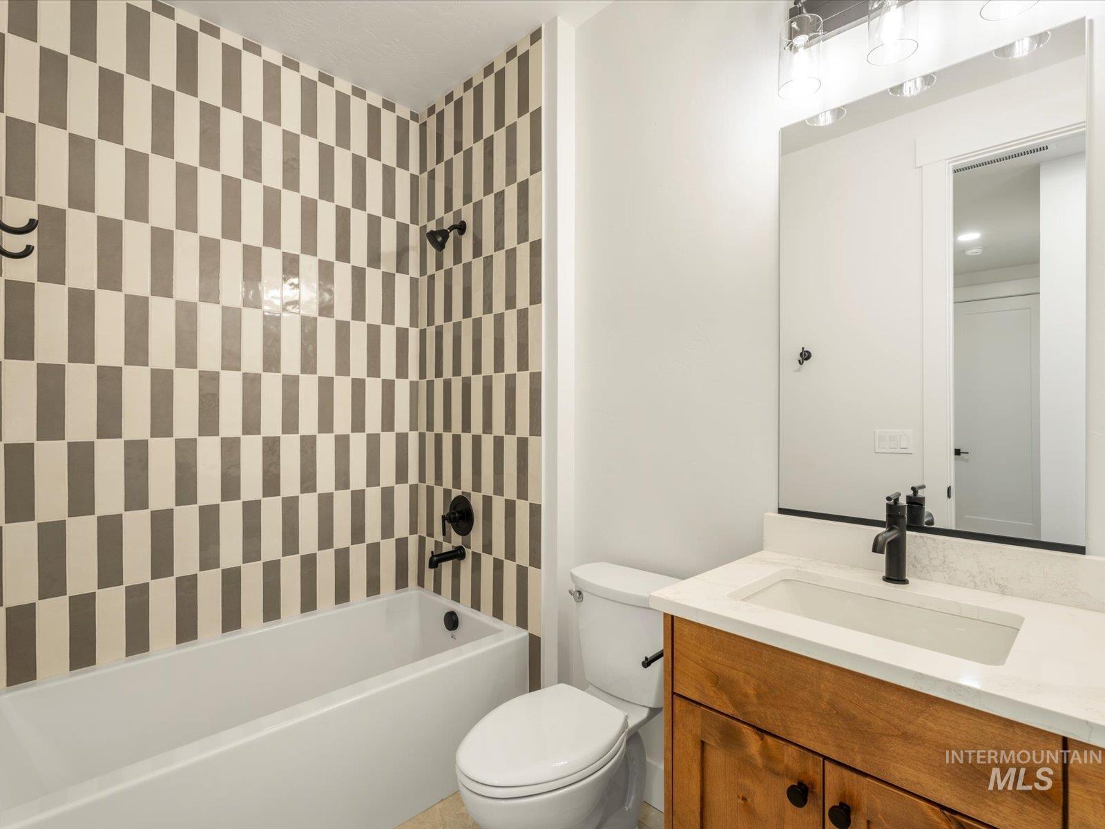 535 E Distributor Dr, Boise, Idaho 83716, 3 Bedrooms, 2.5 Bathrooms, Residential For Sale, Price $674,900,MLS 98968124