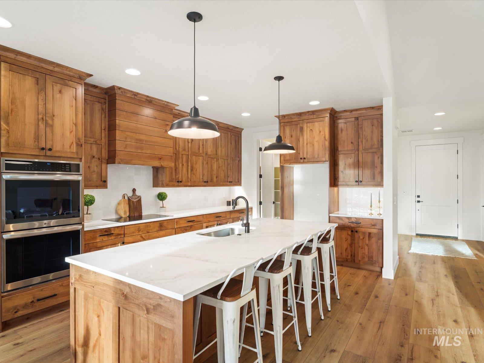 535 E Distributor Dr, Boise, Idaho 83716, 3 Bedrooms, 2.5 Bathrooms, Residential For Sale, Price $674,900,MLS 98968124