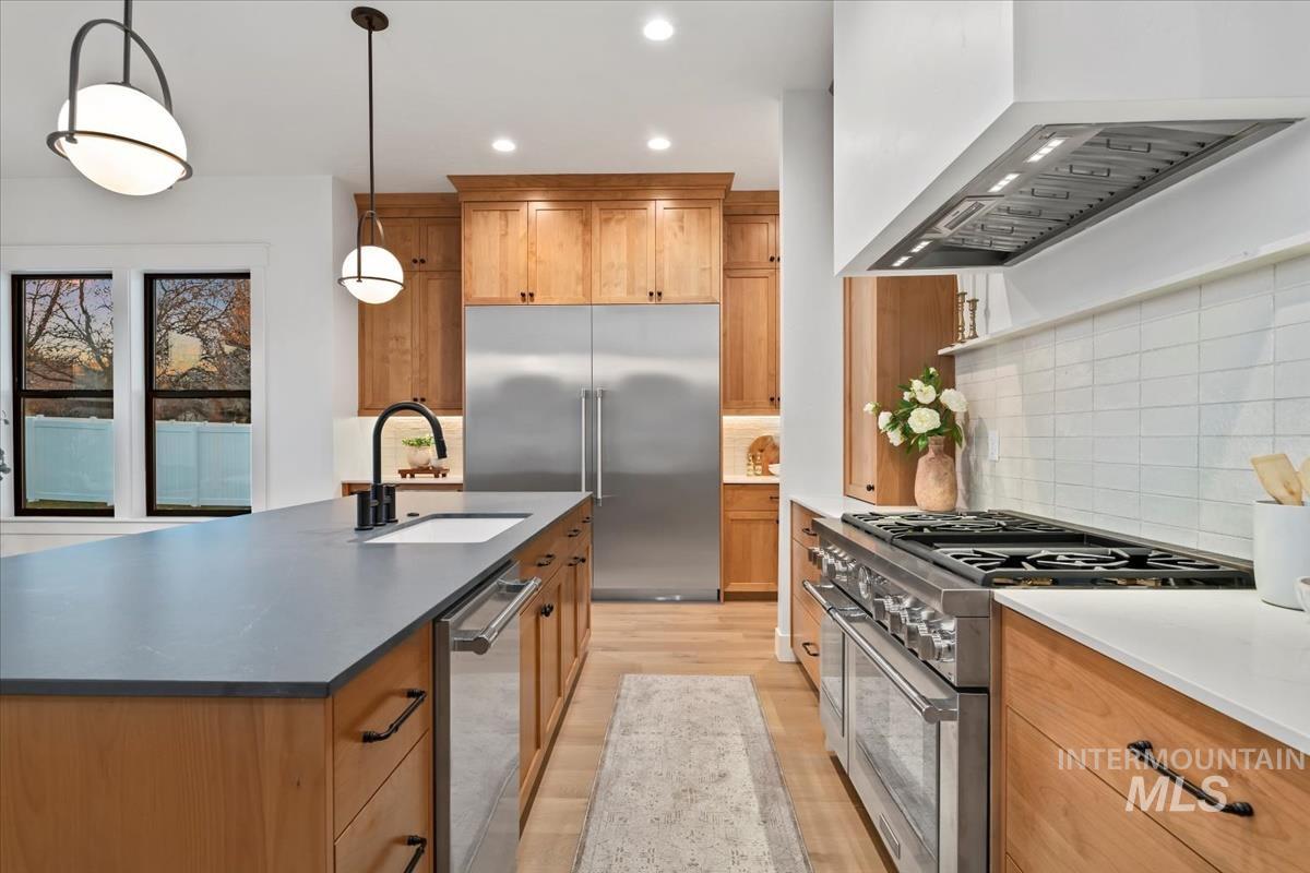 252 N Timber Wolf Pl, Eagle, Idaho 83616, 4 Bedrooms, 3.5 Bathrooms, Residential For Sale, Price $1,387,900,MLS 98968125