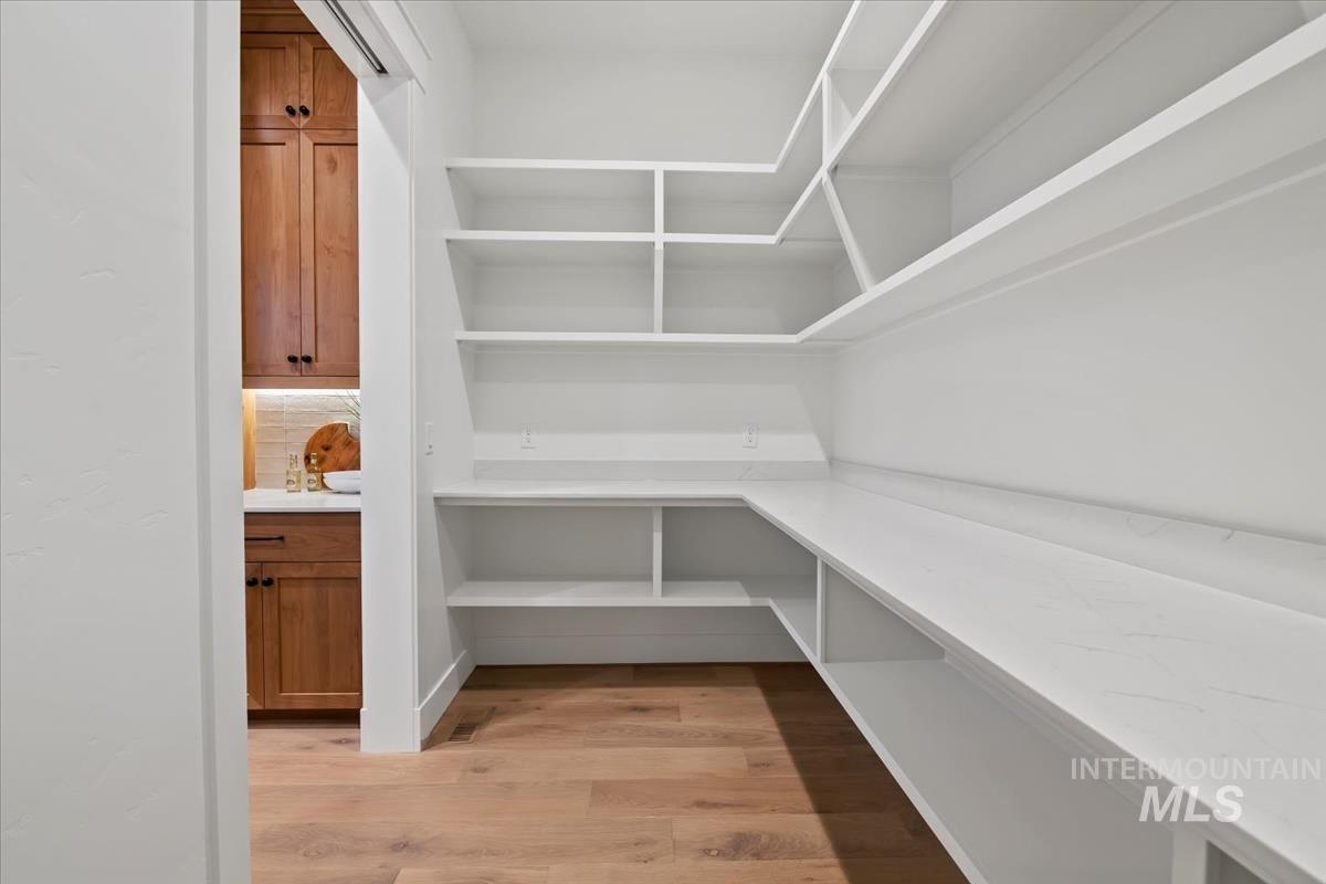 252 N Timber Wolf Pl, Eagle, Idaho 83616, 4 Bedrooms, 3.5 Bathrooms, Residential For Sale, Price $1,387,900,MLS 98968125