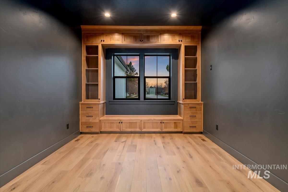 252 N Timber Wolf Pl, Eagle, Idaho 83616, 4 Bedrooms, 3.5 Bathrooms, Residential For Sale, Price $1,387,900,MLS 98968125