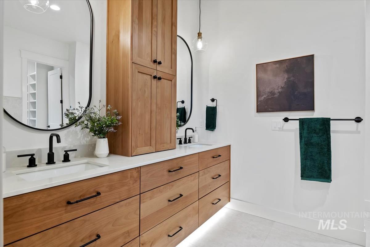 252 N Timber Wolf Pl, Eagle, Idaho 83616, 4 Bedrooms, 3.5 Bathrooms, Residential For Sale, Price $1,387,900,MLS 98968125