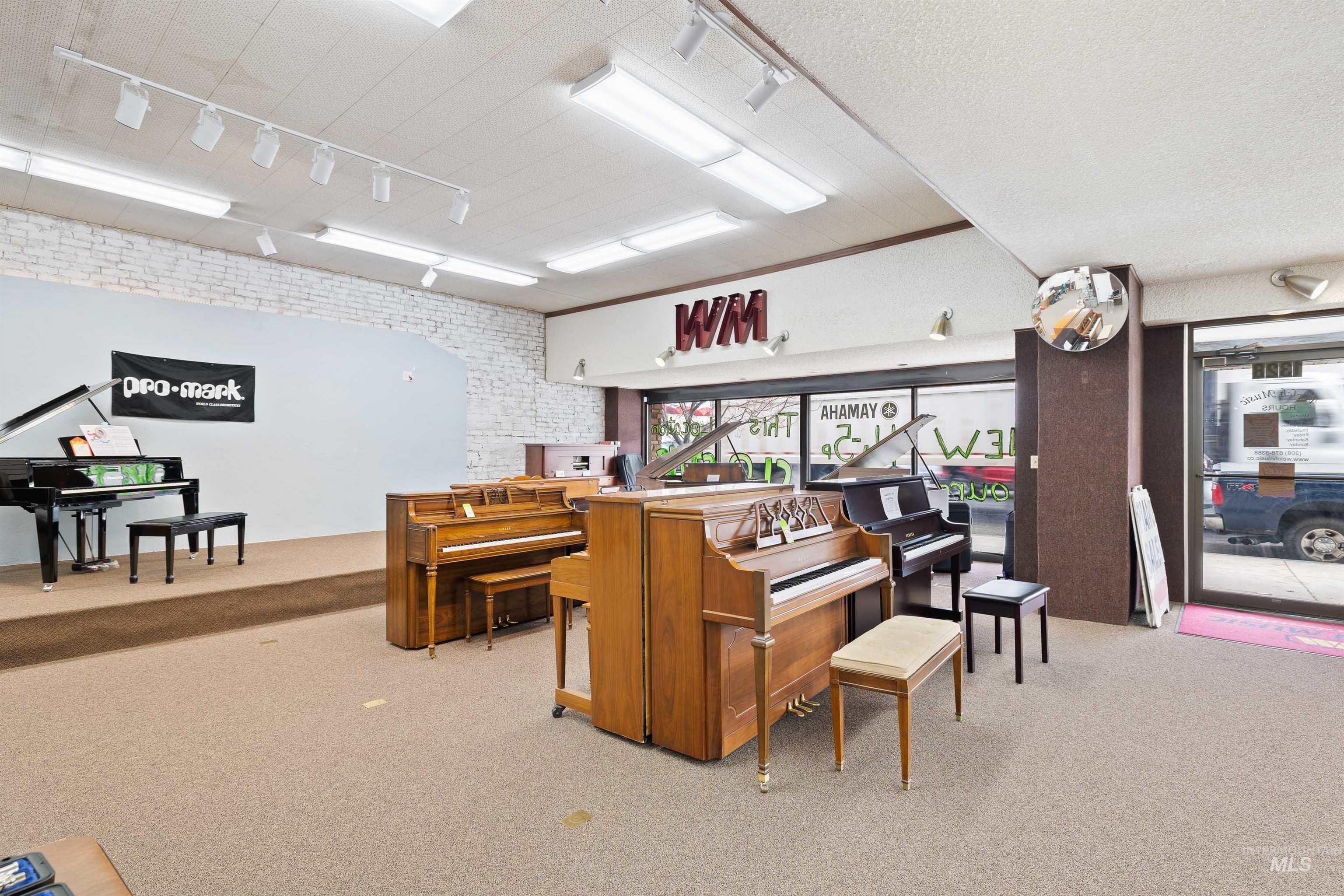 1328 Overland Ave, Burley, Idaho 83318, Business/Commercial For Sale, Price $460,000,MLS 98968128