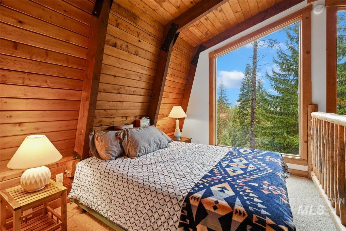 9 Moonglow Dr, Garden Valley, Idaho 83622-5255, 4 Bedrooms, 2 Bathrooms, Residential For Sale, Price $515,000,MLS 98968132