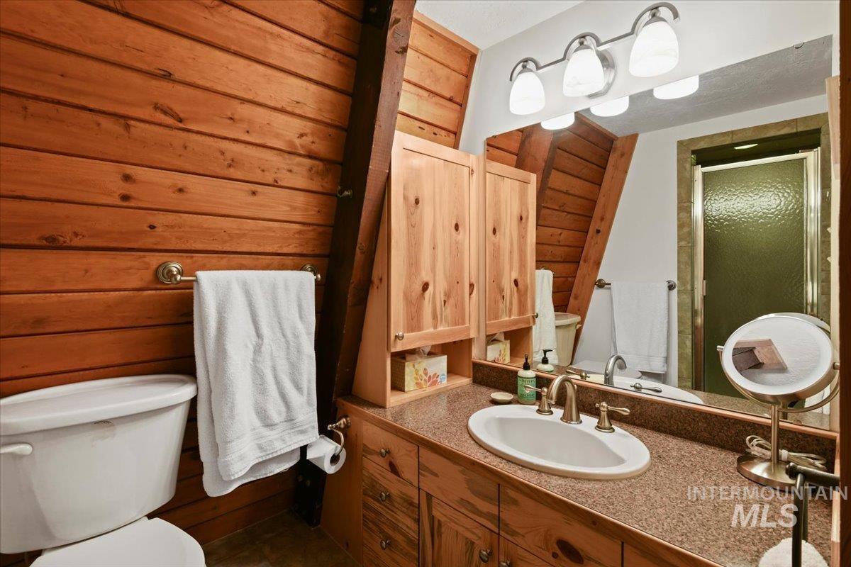 9 Moonglow Dr, Garden Valley, Idaho 83622-5255, 4 Bedrooms, 2 Bathrooms, Residential For Sale, Price $515,000,MLS 98968132