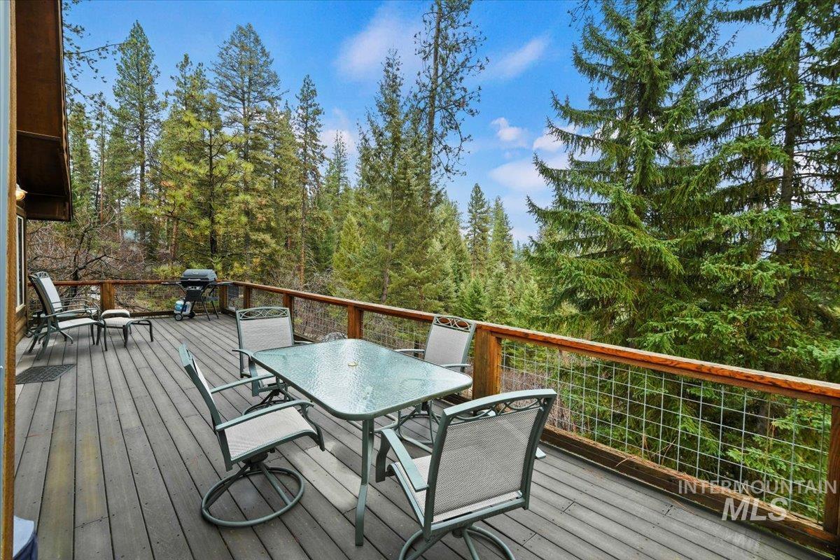 9 Moonglow Dr, Garden Valley, Idaho 83622-5255, 4 Bedrooms, 2 Bathrooms, Residential For Sale, Price $515,000,MLS 98968132