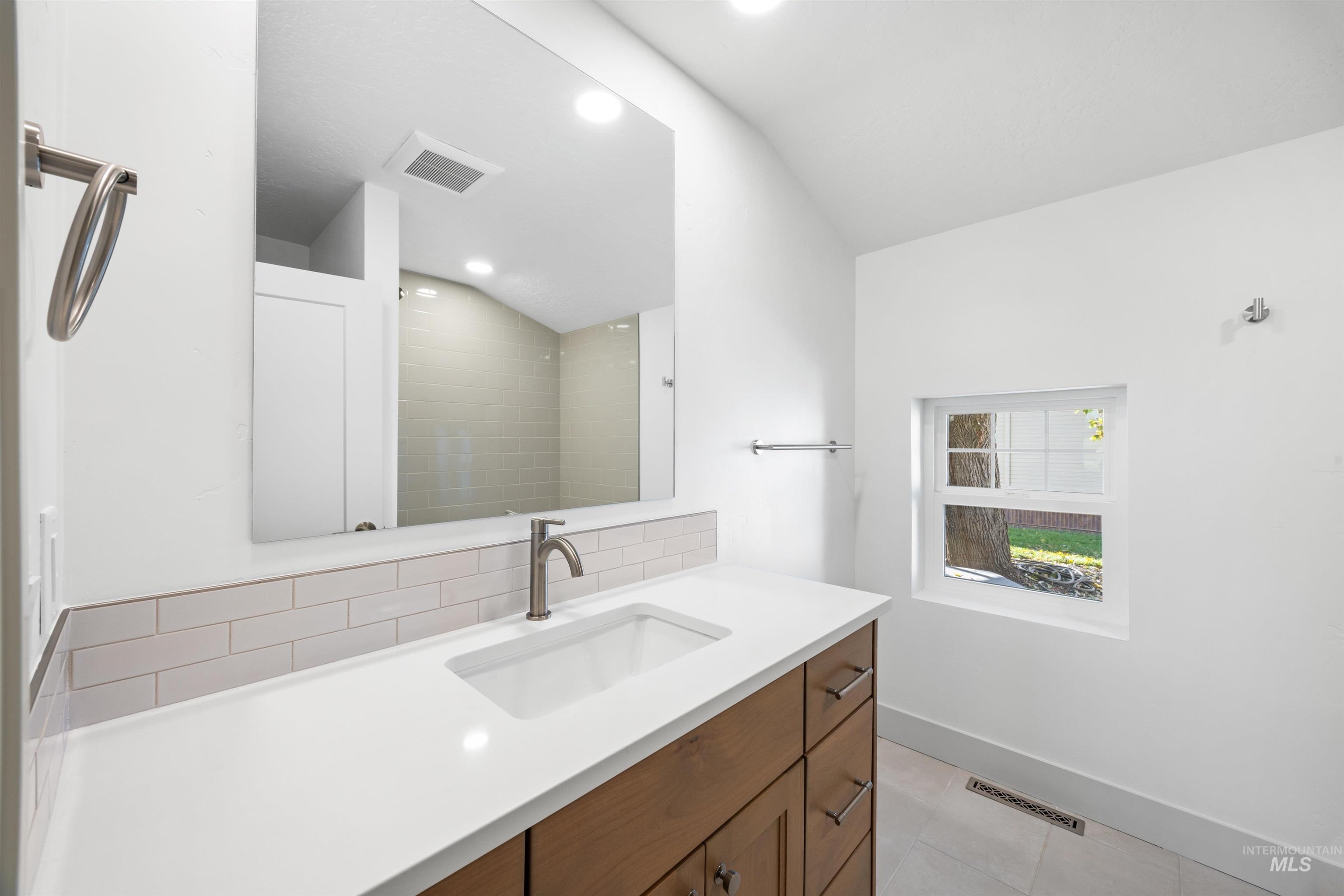 2141 W Beacon Light Rd, Eagle, Idaho 83616, 4 Bedrooms, 2.5 Bathrooms, Residential For Sale, Price $1,295,000,MLS 98968134