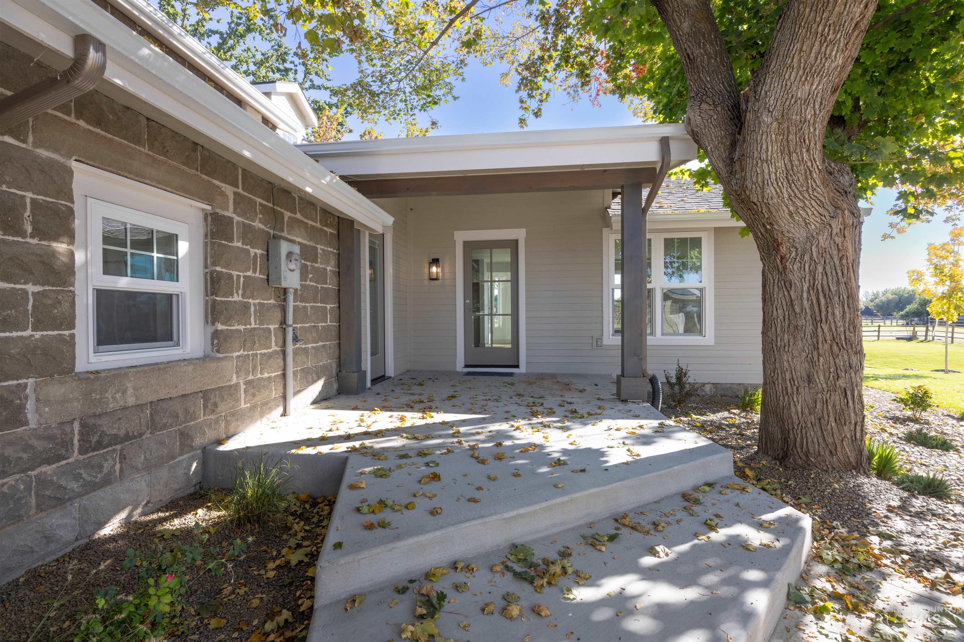 2141 W Beacon Light Rd, Eagle, Idaho 83616, 4 Bedrooms, 2.5 Bathrooms, Residential For Sale, Price $1,295,000,MLS 98968134