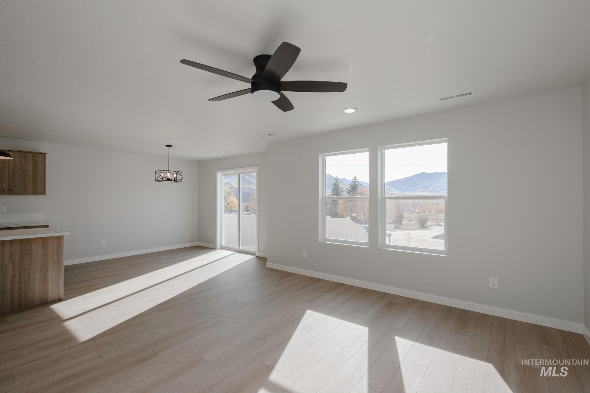 231 Caribou Ct, Horseshoe Bend, Idaho 83629, 4 Bedrooms, 2.5 Bathrooms, Residential For Sale, Price $414,990, 98968136