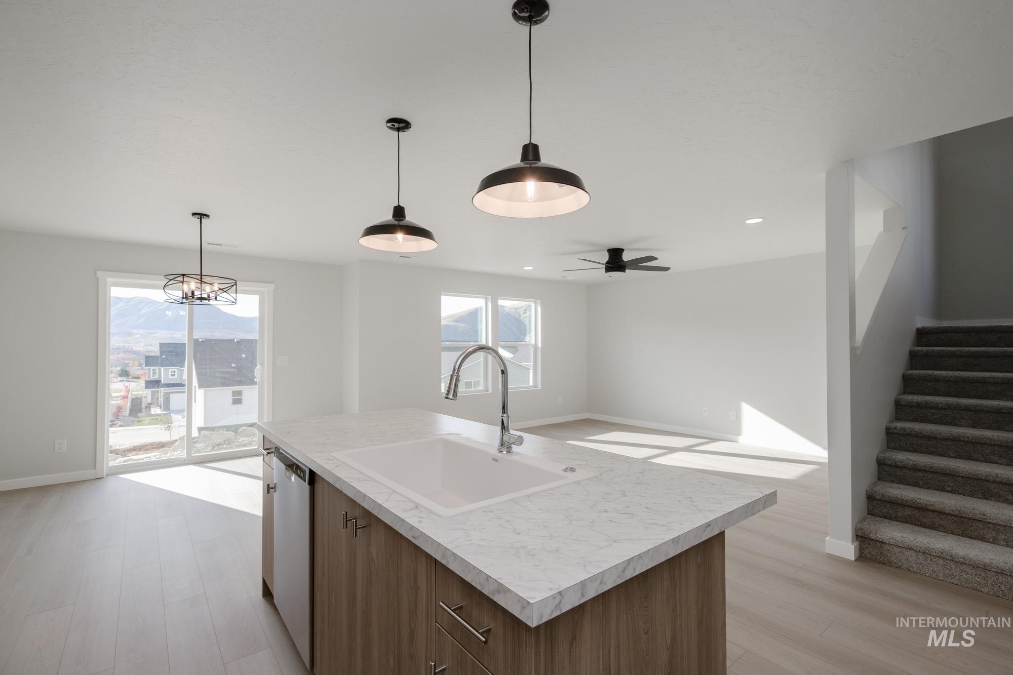 231 Caribou Ct, Horseshoe Bend, Idaho 83629, 4 Bedrooms, 2.5 Bathrooms, Residential For Sale, Price $414,990, 98968136