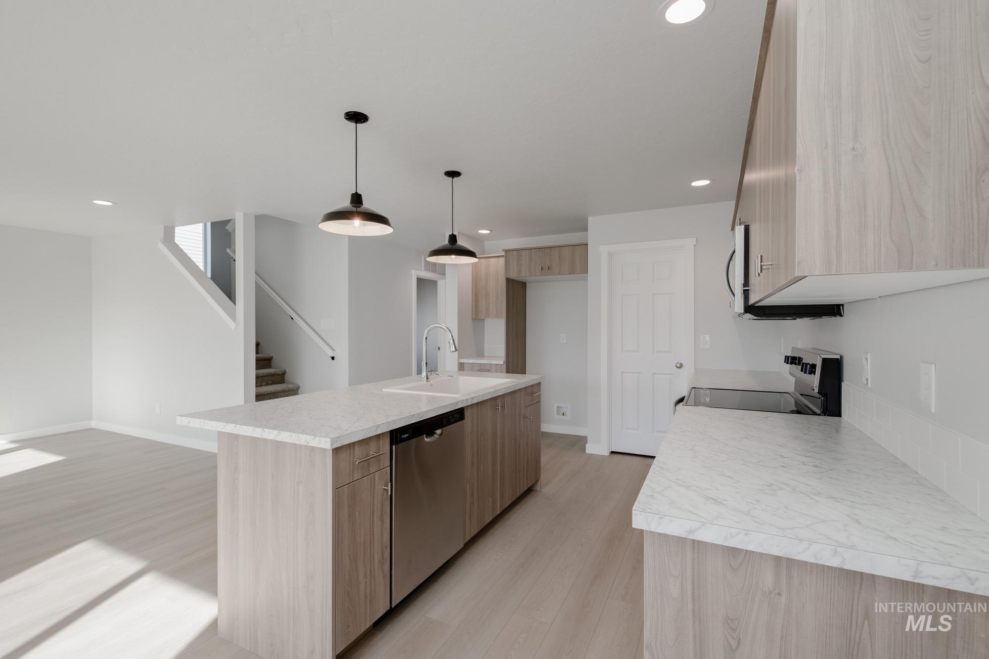 231 Caribou Ct, Horseshoe Bend, Idaho 83629, 4 Bedrooms, 2.5 Bathrooms, Residential For Sale, Price $414,990, 98968136