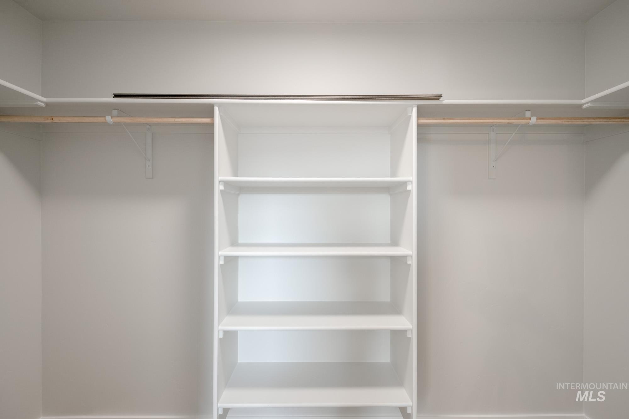 233 Caribou Ct, Horseshoe Bend, Idaho 83629, 4 Bedrooms, 2.5 Bathrooms, Residential For Sale, Price $444,990,MLS 98968137