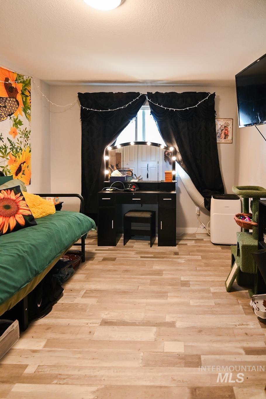 1711 1st Street S., Unit 3, Nampa, Idaho 83651, 2 Bedrooms, 2 Bathrooms, Residential Income For Sale, Price $214,000,MLS 98968141