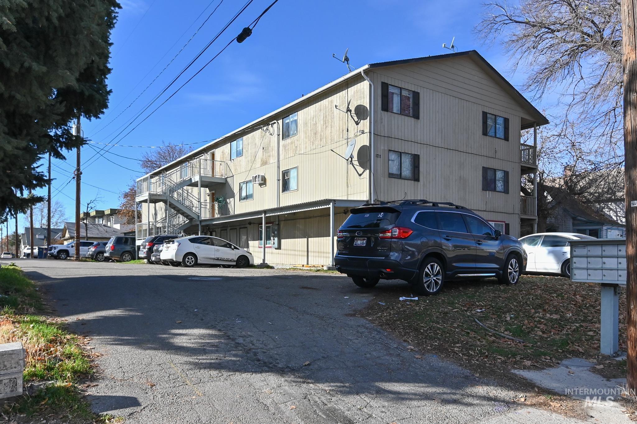 1711 1st Street S., Unit 3, Nampa, Idaho 83651, 2 Bedrooms, 2 Bathrooms, Residential Income For Sale, Price $199,500,MLS 98968141