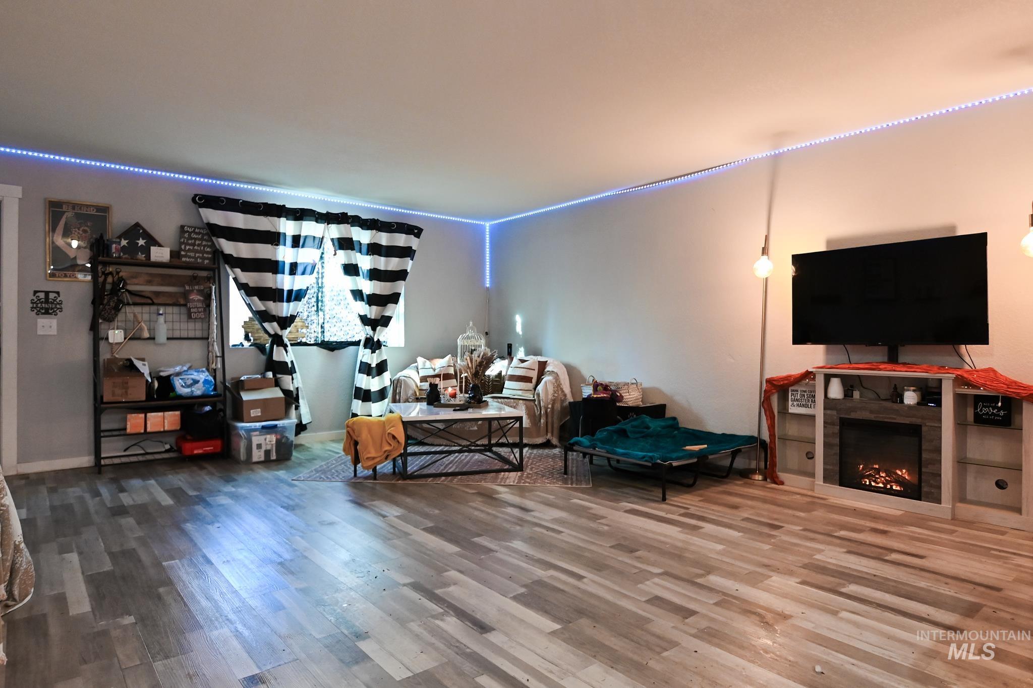 1711 1st Street S., Unit 3, Nampa, Idaho 83651, 2 Bedrooms, 2 Bathrooms, Residential Income For Sale, Price $199,500,MLS 98968141