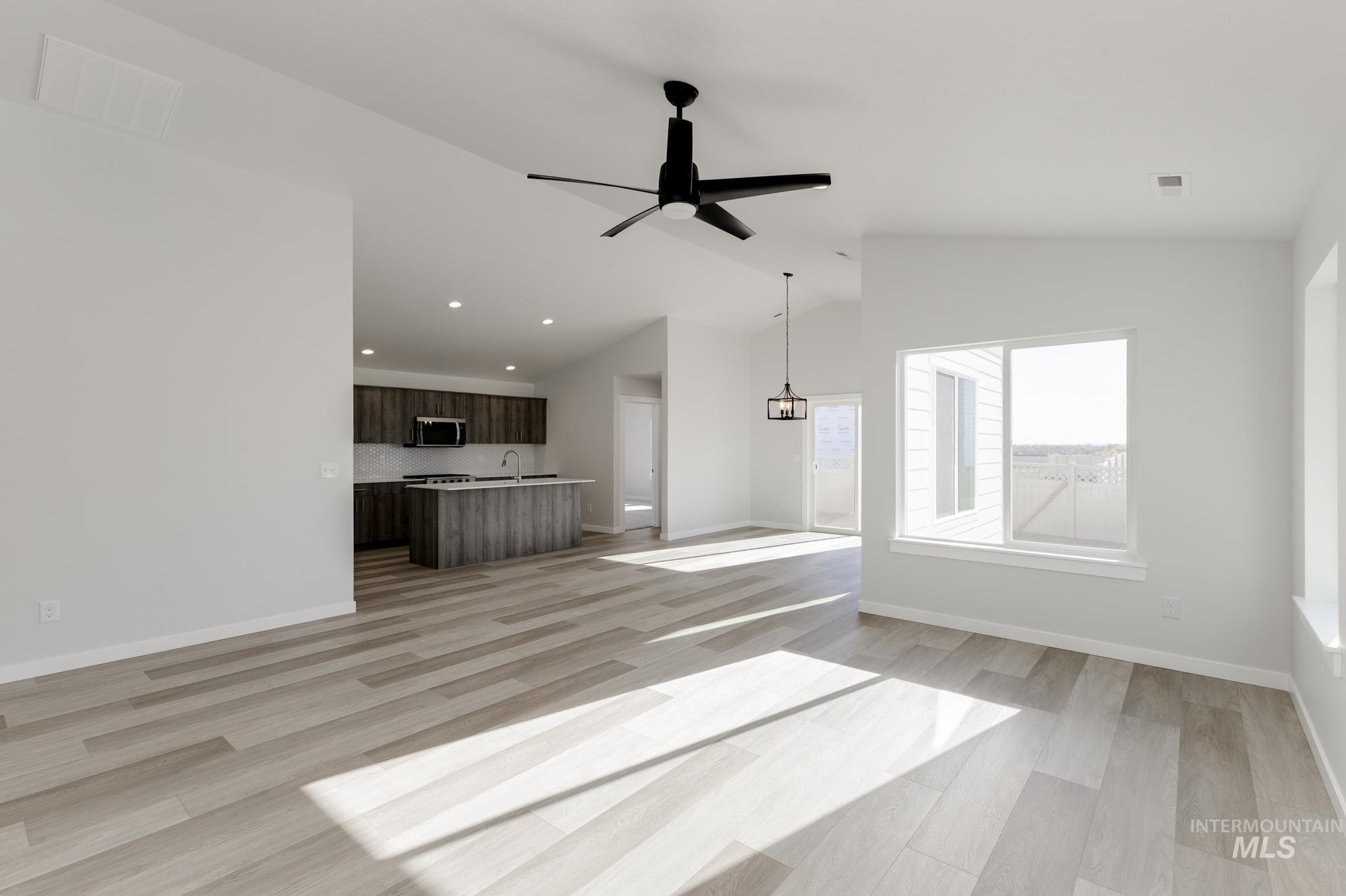 10539 W Teratai St, Star, Idaho 83669, 4 Bedrooms, 2 Bathrooms, Residential For Sale, Price $495,990,MLS 98968143