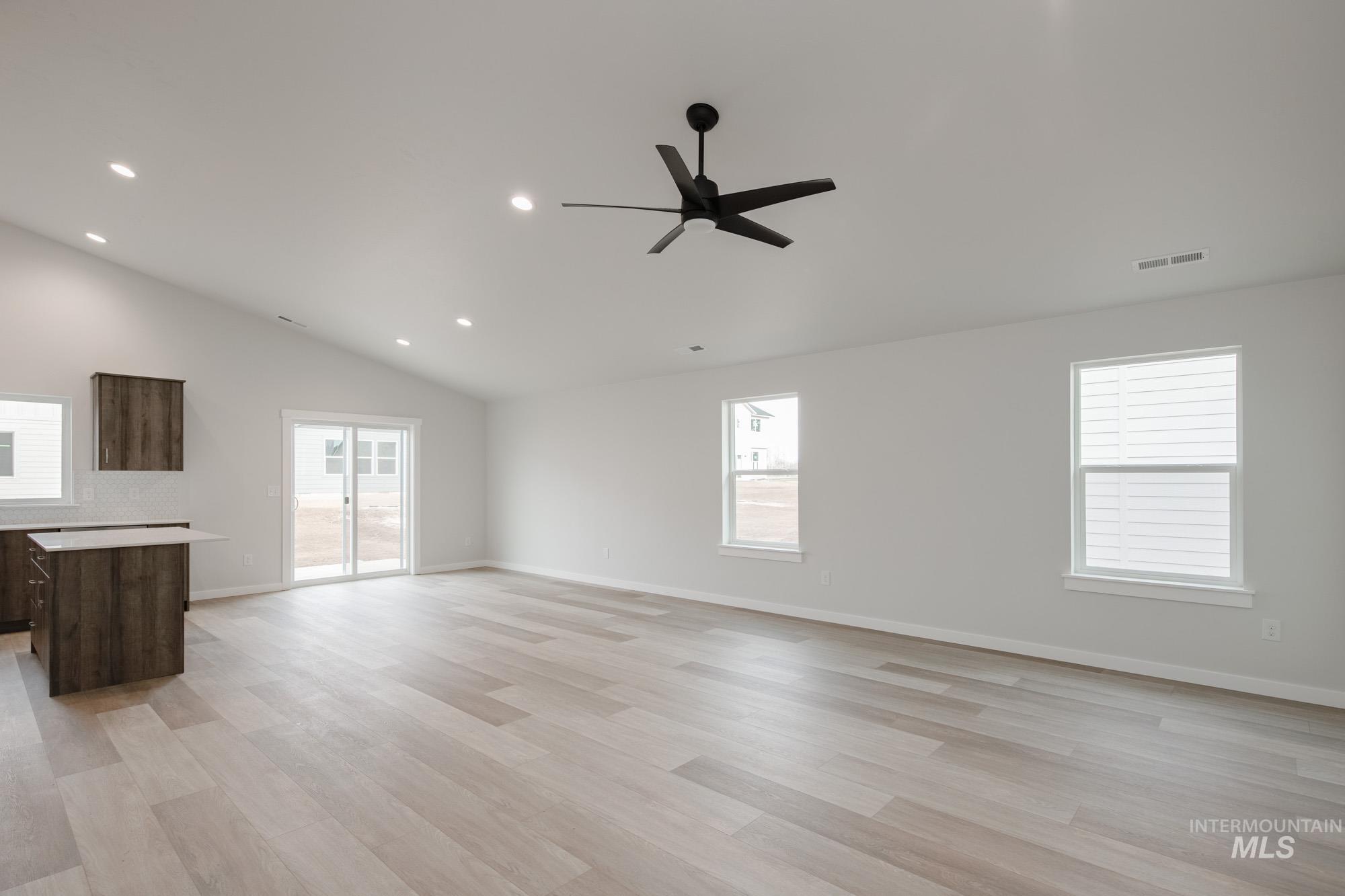 10500 W Teratai St, Star, Idaho 83669, 4 Bedrooms, 2 Bathrooms, Residential For Sale, Price $472,990,MLS 98968146