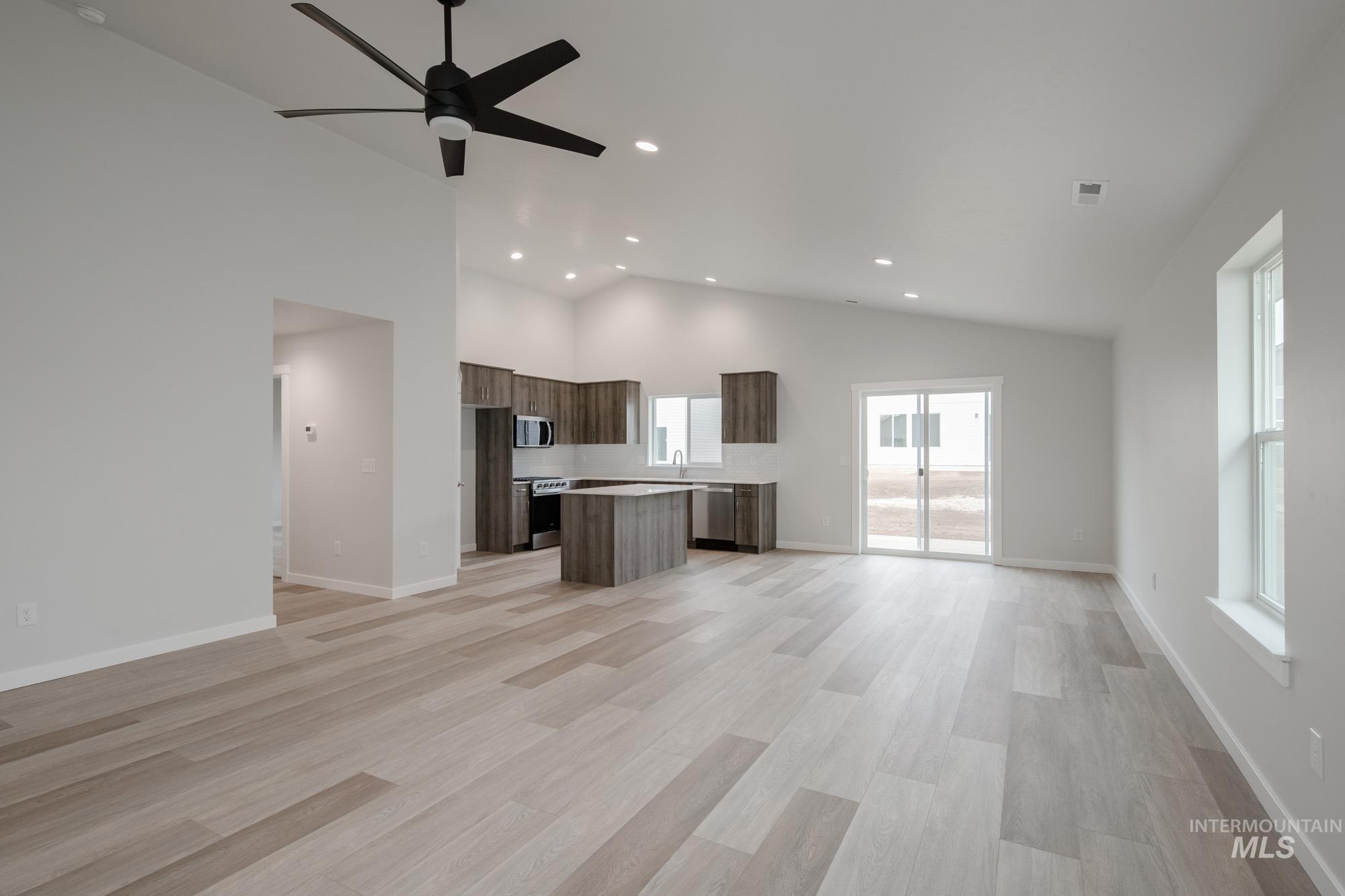 10500 W Teratai St, Star, Idaho 83669, 4 Bedrooms, 2 Bathrooms, Residential For Sale, Price $472,990,MLS 98968146