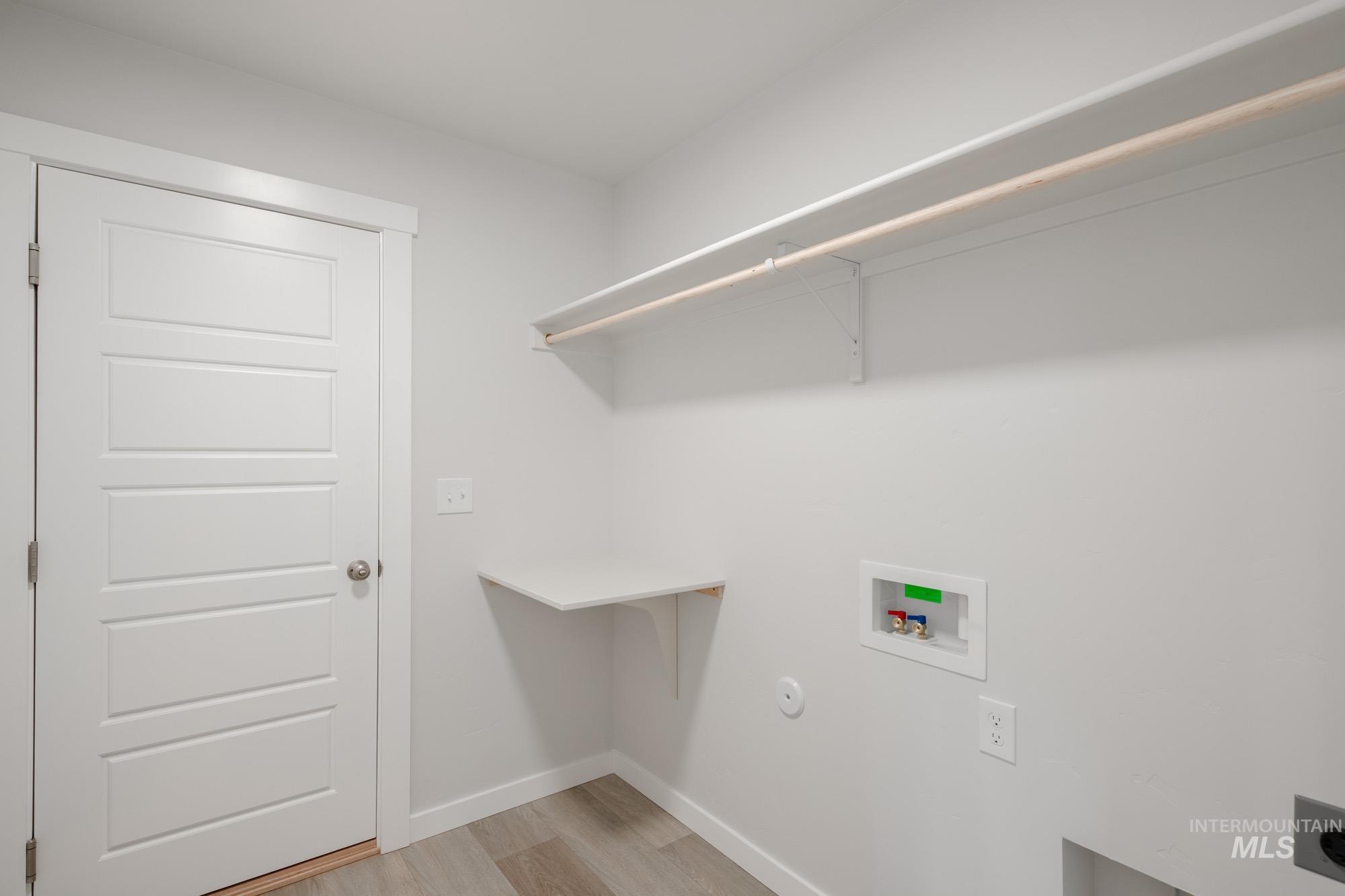 10500 W Teratai St, Star, Idaho 83669, 4 Bedrooms, 2 Bathrooms, Residential For Sale, Price $472,990,MLS 98968146