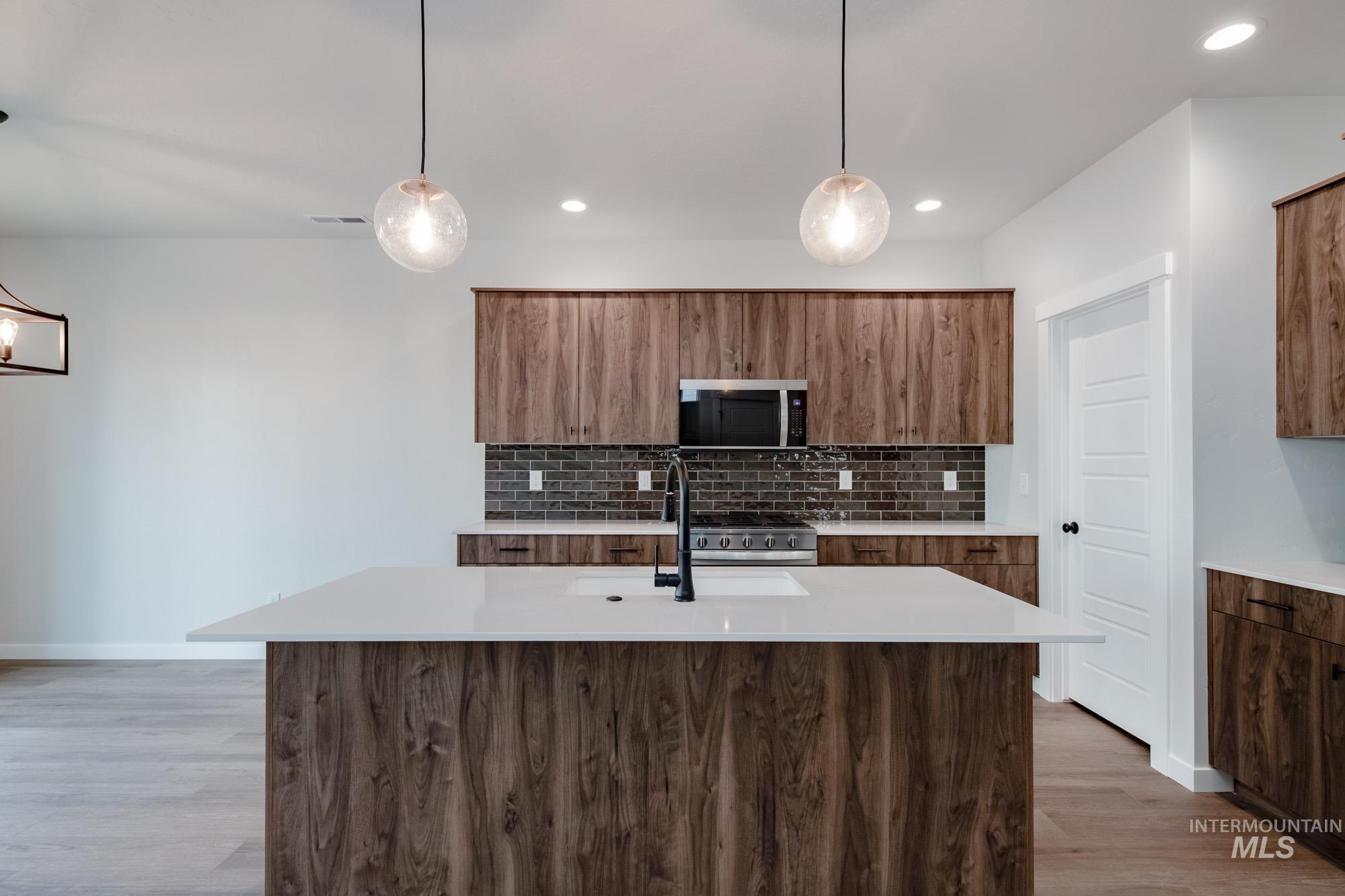 10512 W Teratai St, Star, Idaho 83669, 3 Bedrooms, 2.5 Bathrooms, Residential For Sale, Price $459,990,MLS 98968147