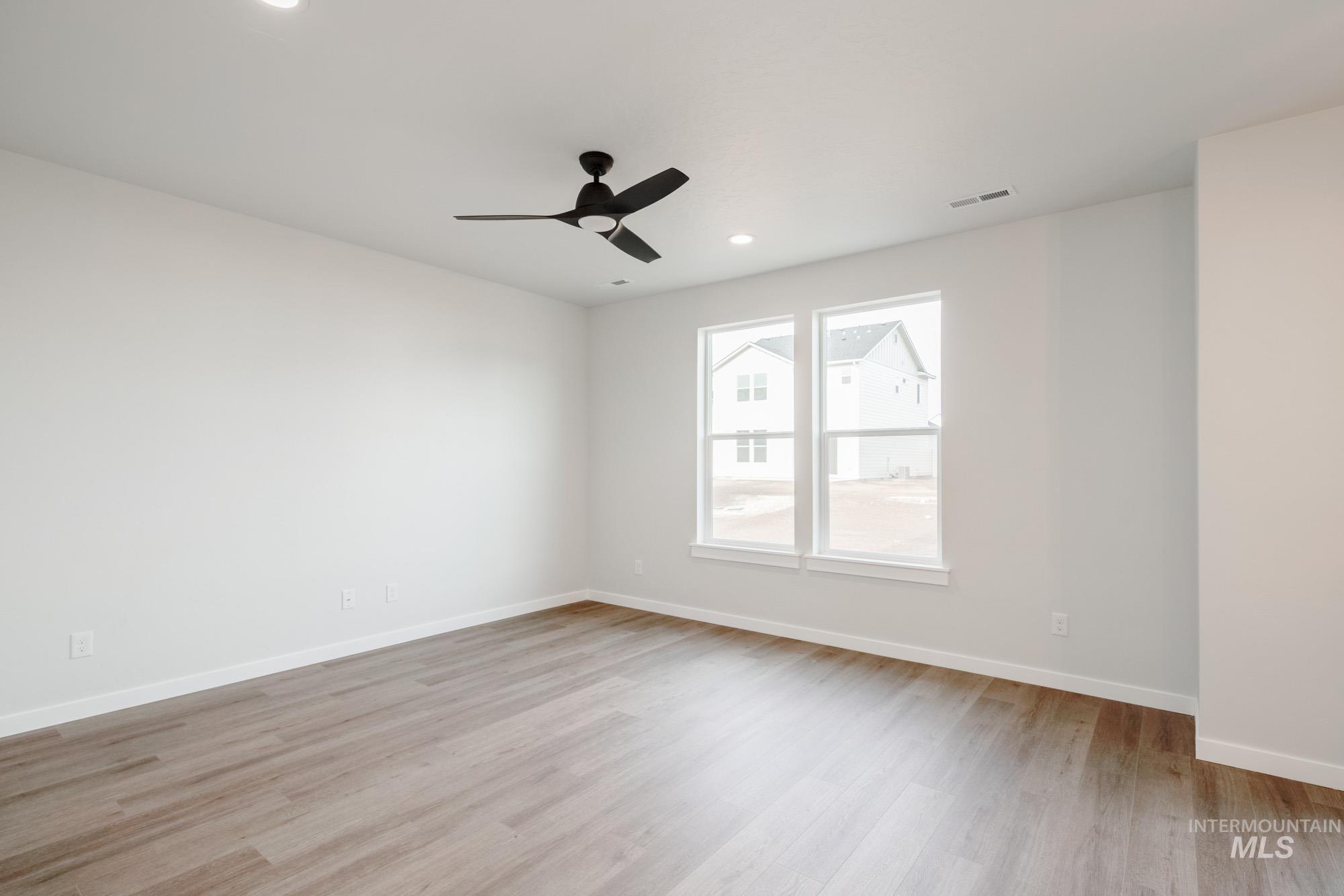 10512 W Teratai St, Star, Idaho 83669, 3 Bedrooms, 2.5 Bathrooms, Residential For Sale, Price $459,990, 98968147