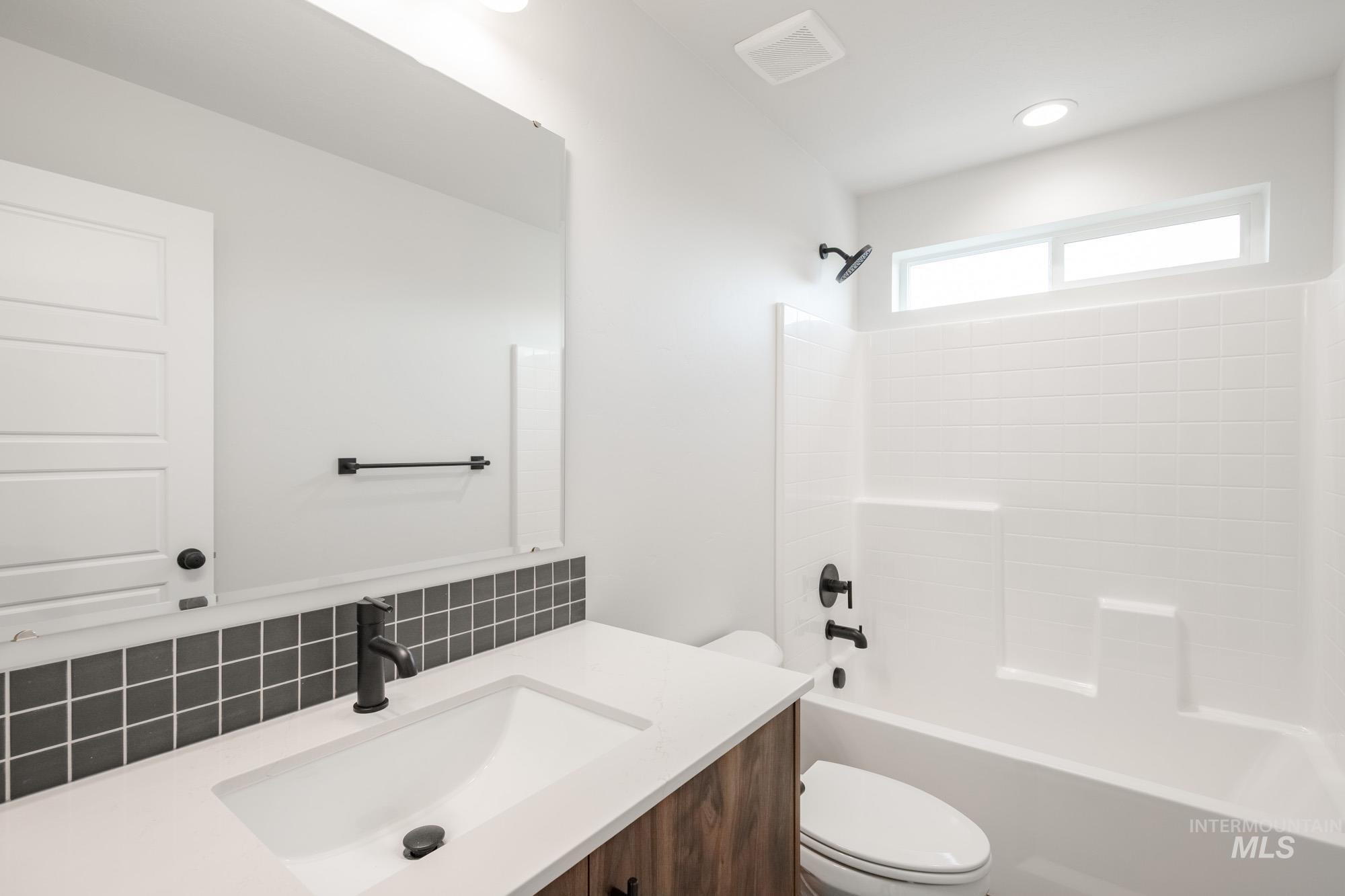 10512 W Teratai St, Star, Idaho 83669, 3 Bedrooms, 2.5 Bathrooms, Residential For Sale, Price $459,990,MLS 98968147