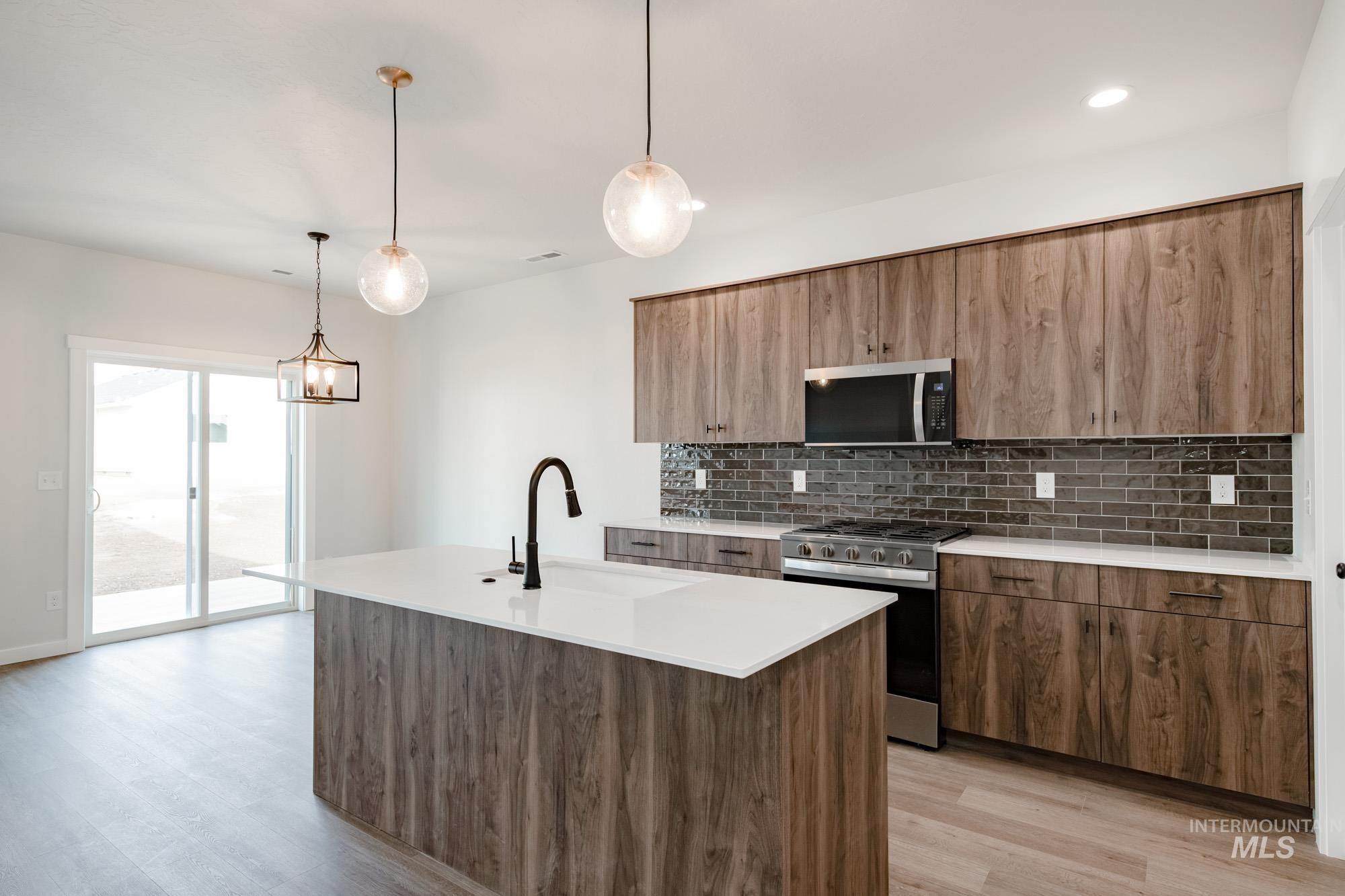 10512 W Teratai St, Star, Idaho 83669, 3 Bedrooms, 2.5 Bathrooms, Residential For Sale, Price $459,990, 98968147