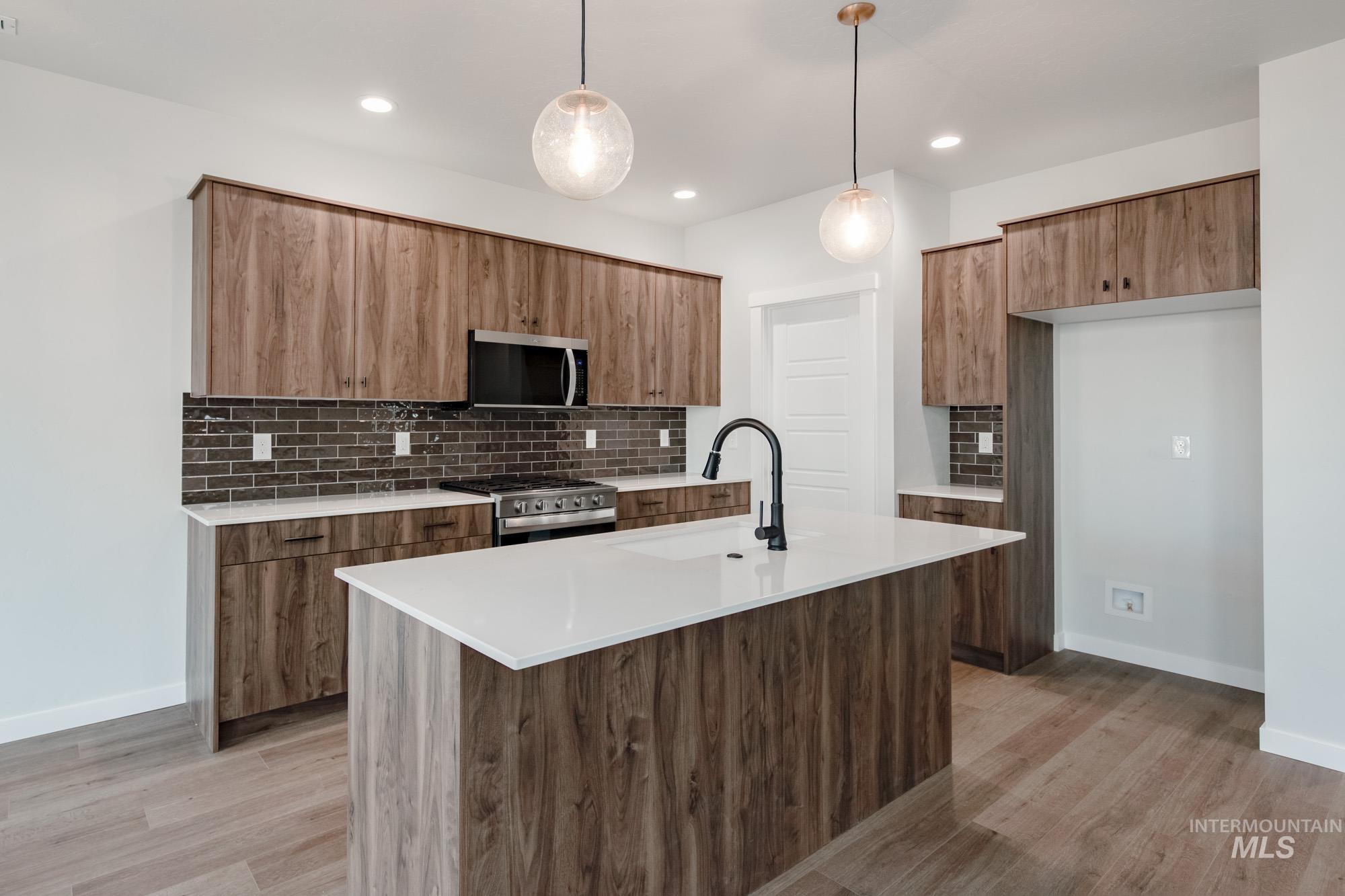 10512 W Teratai St, Star, Idaho 83669, 3 Bedrooms, 2.5 Bathrooms, Residential For Sale, Price $459,990, 98968147