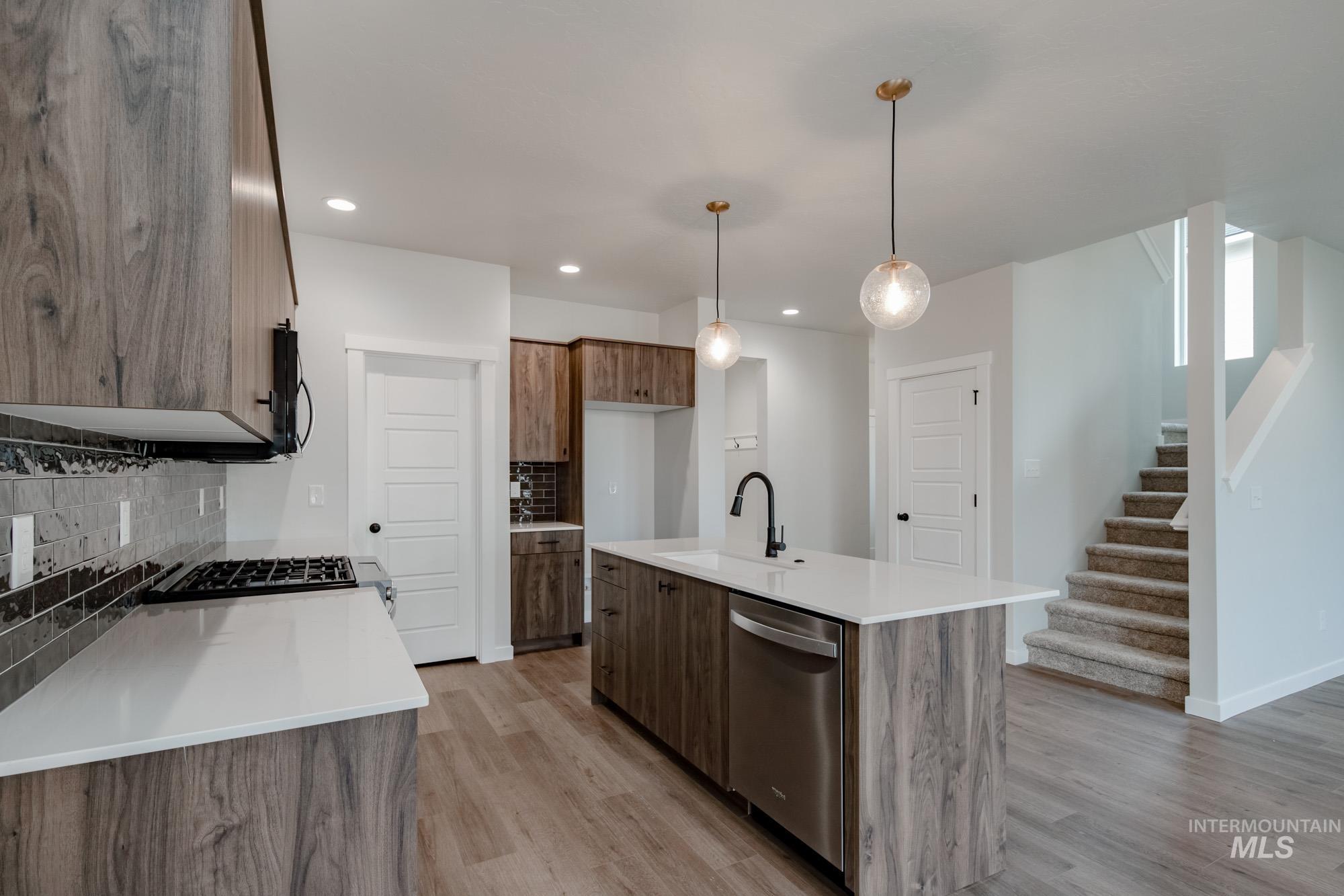 10512 W Teratai St, Star, Idaho 83669, 3 Bedrooms, 2.5 Bathrooms, Residential For Sale, Price $459,990, 98968147