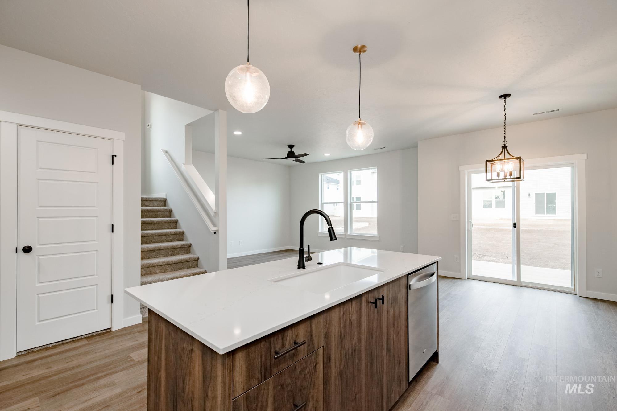 10512 W Teratai St, Star, Idaho 83669, 3 Bedrooms, 2.5 Bathrooms, Residential For Sale, Price $459,990,MLS 98968147