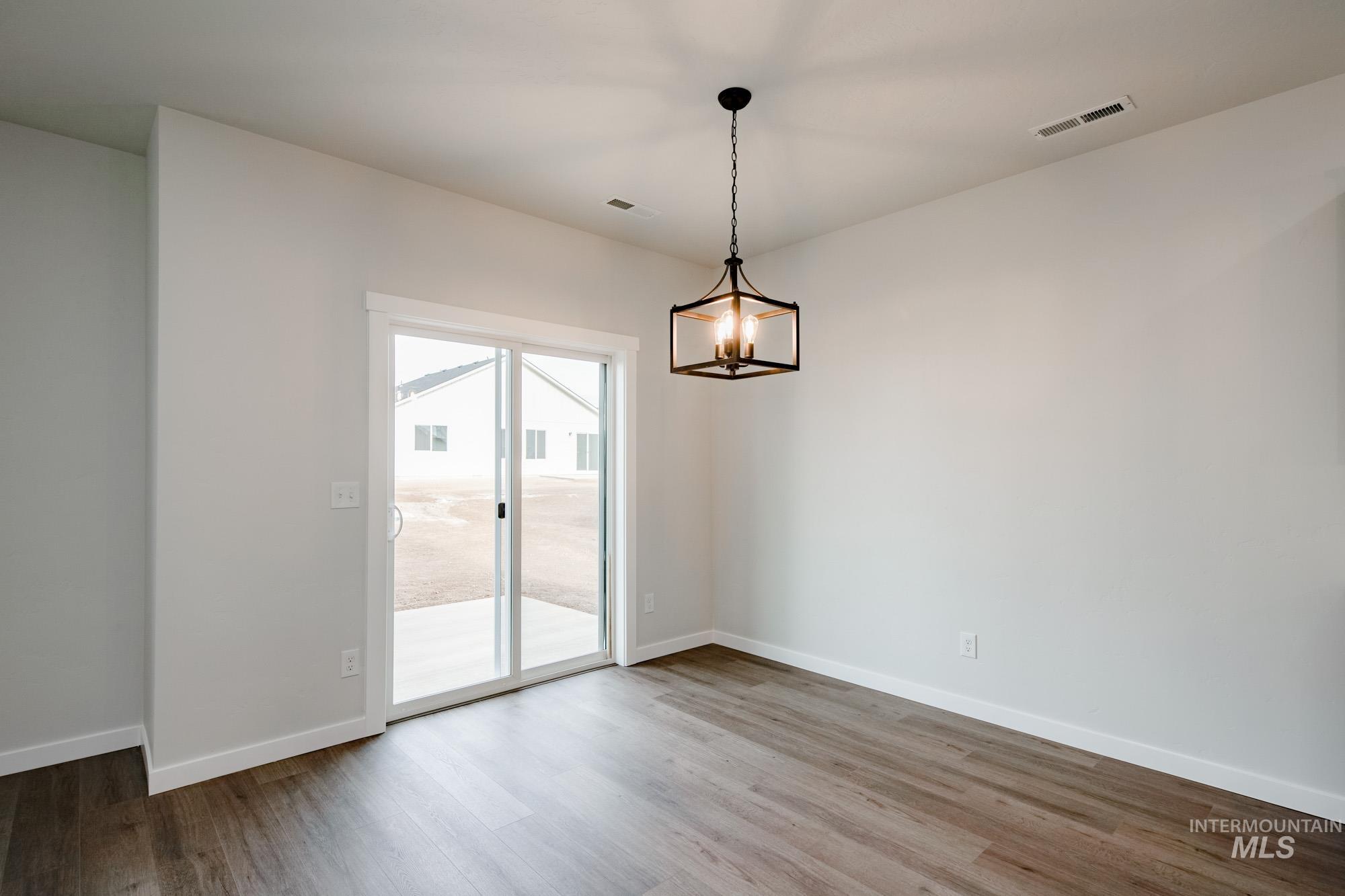 10512 W Teratai St, Star, Idaho 83669, 3 Bedrooms, 2.5 Bathrooms, Residential For Sale, Price $459,990, 98968147