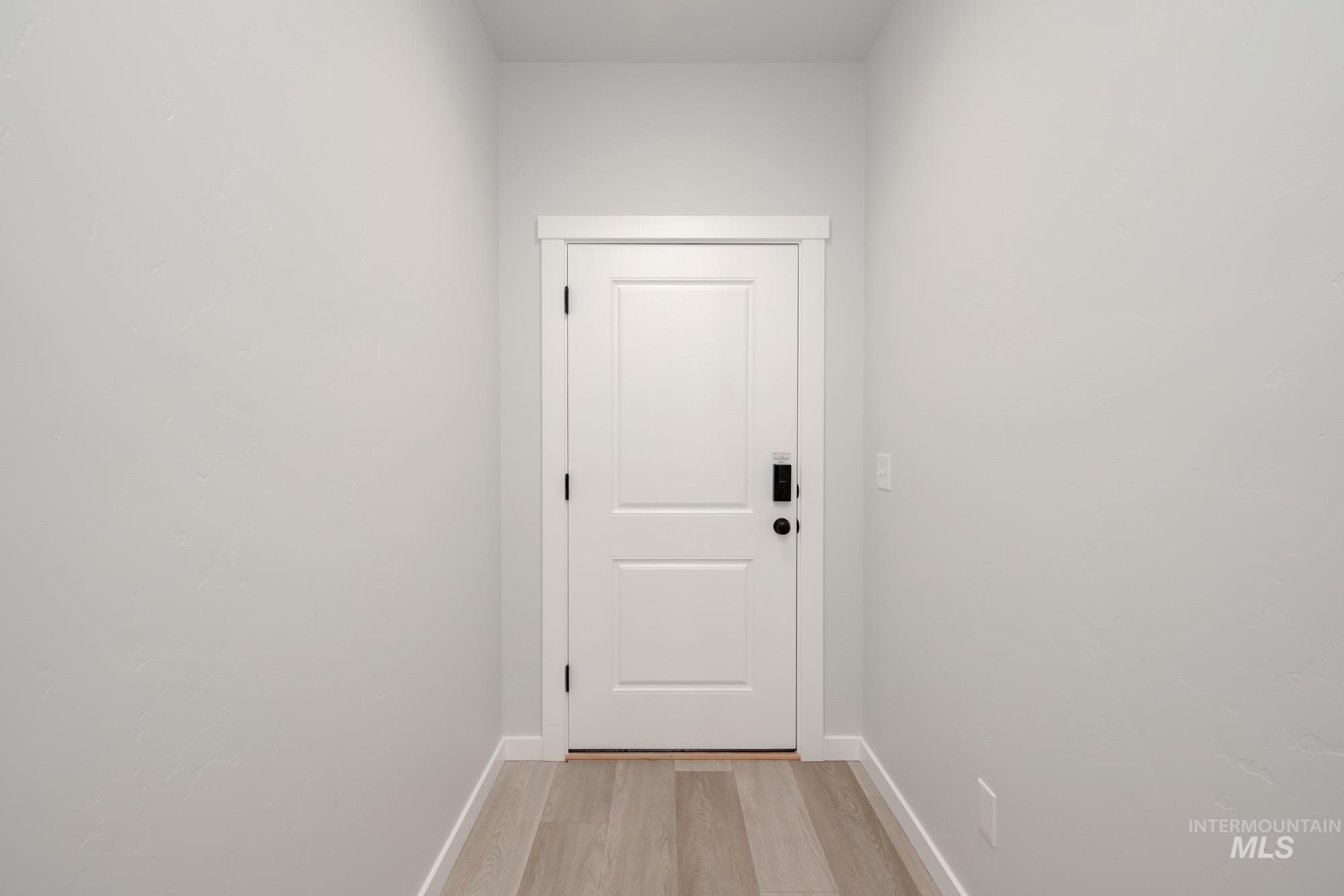 10446 W Teratai St, Star, Idaho 83669, 3 Bedrooms, 2.5 Bathrooms, Residential For Sale, Price $484,990,MLS 98968148