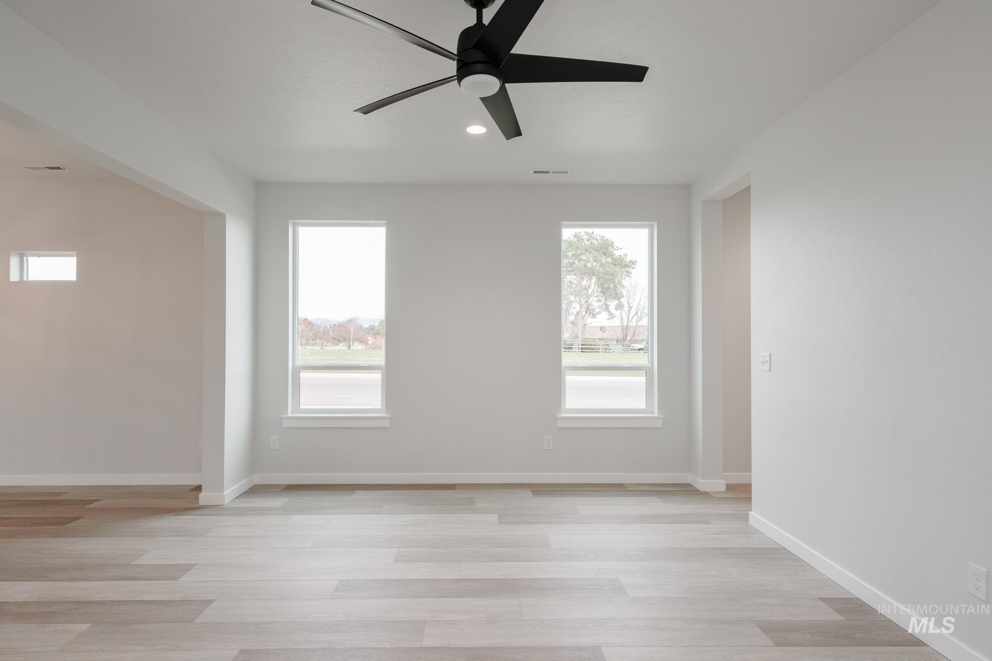 10446 W Teratai St, Star, Idaho 83669, 3 Bedrooms, 2.5 Bathrooms, Residential For Sale, Price $484,990, 98968148