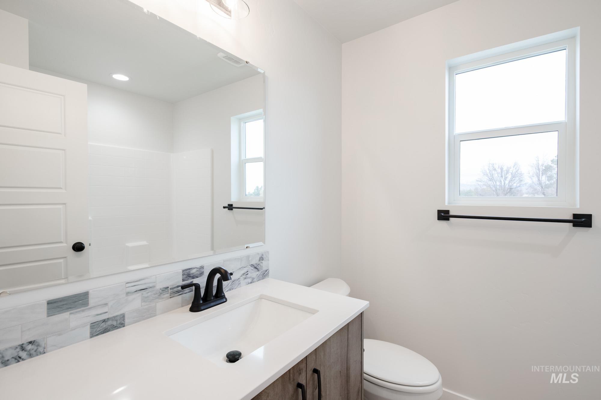 10446 W Teratai St, Star, Idaho 83669, 3 Bedrooms, 2.5 Bathrooms, Residential For Sale, Price $484,990,MLS 98968148