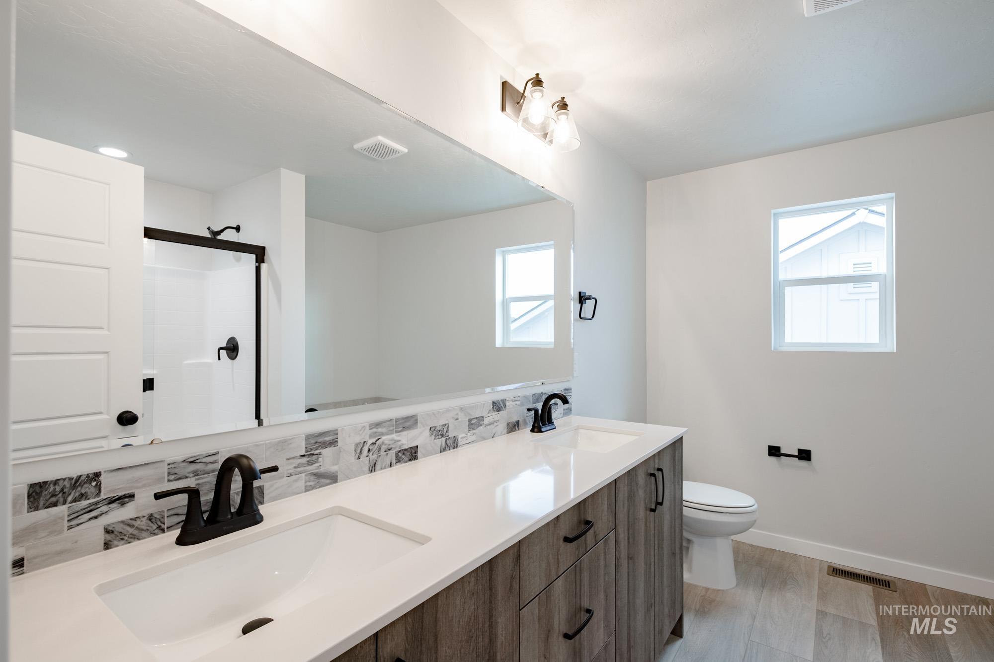 10446 W Teratai St, Star, Idaho 83669, 3 Bedrooms, 2.5 Bathrooms, Residential For Sale, Price $484,990, 98968148