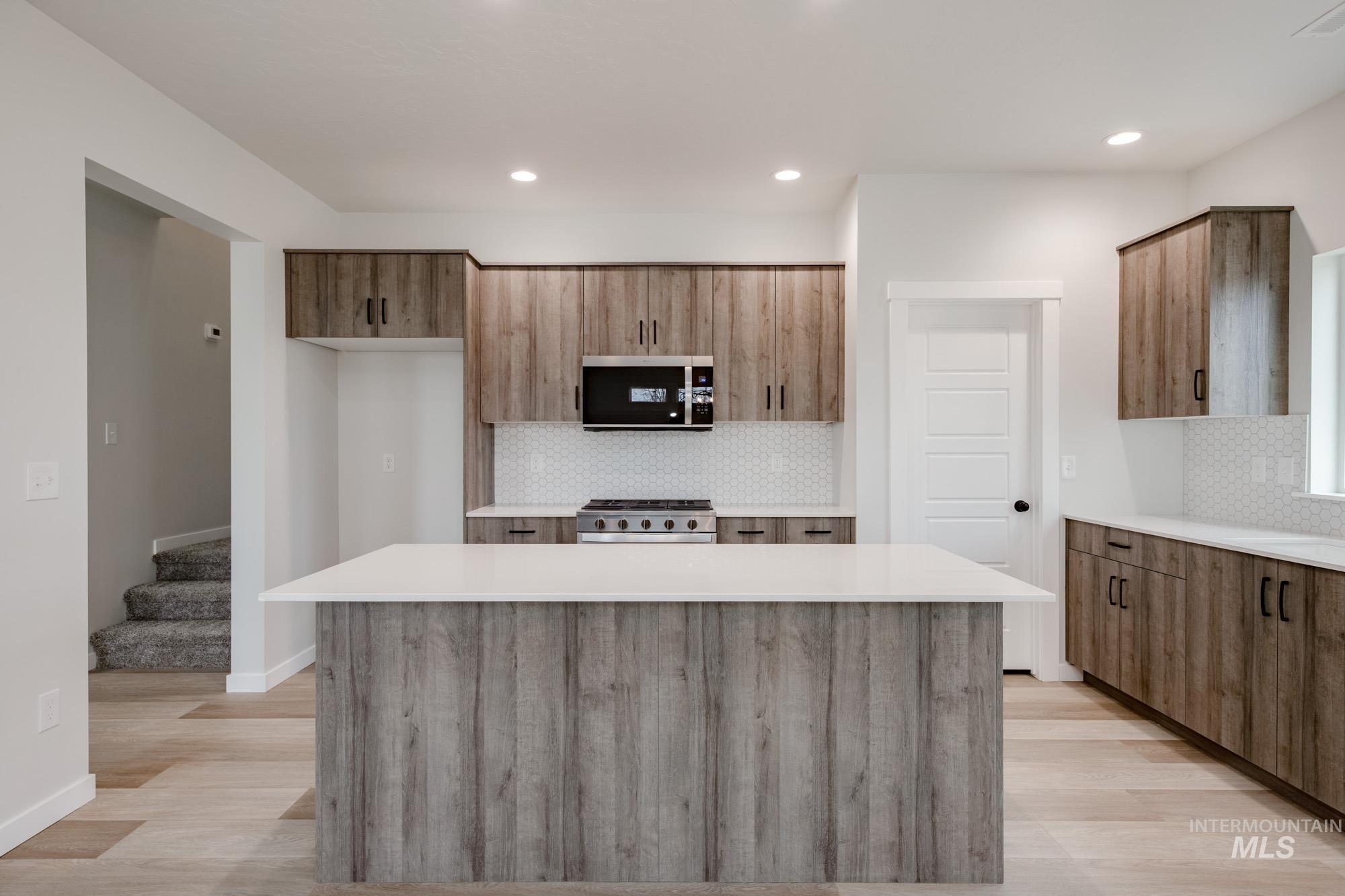 10446 W Teratai St, Star, Idaho 83669, 3 Bedrooms, 2.5 Bathrooms, Residential For Sale, Price $484,990, 98968148