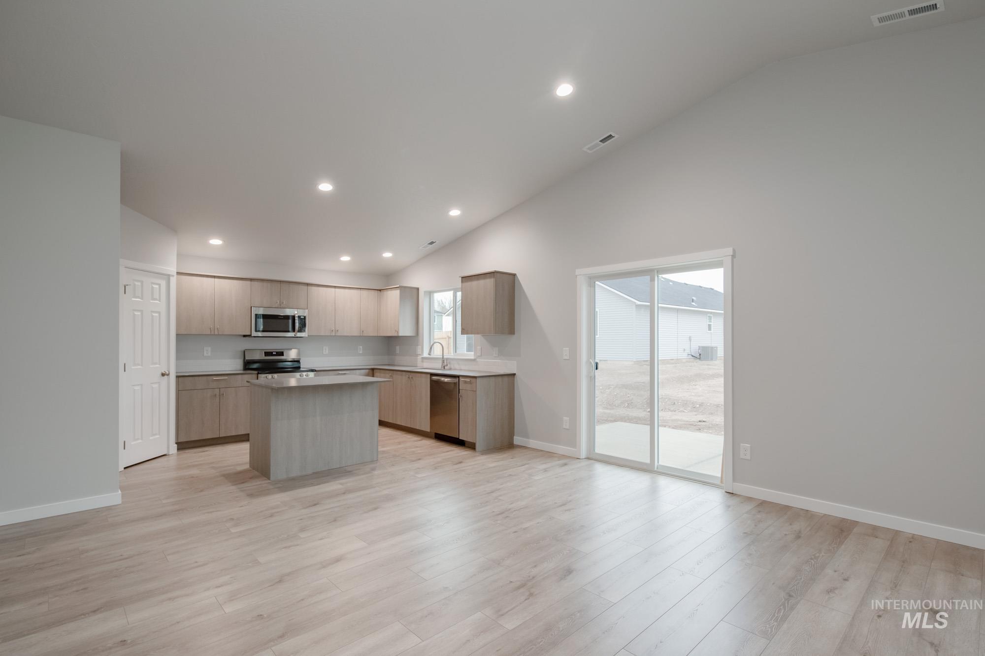 1722 Old Mill St, Middleton, Idaho 83644, 4 Bedrooms, 2 Bathrooms, Residential For Sale, Price $454,990, 98968150