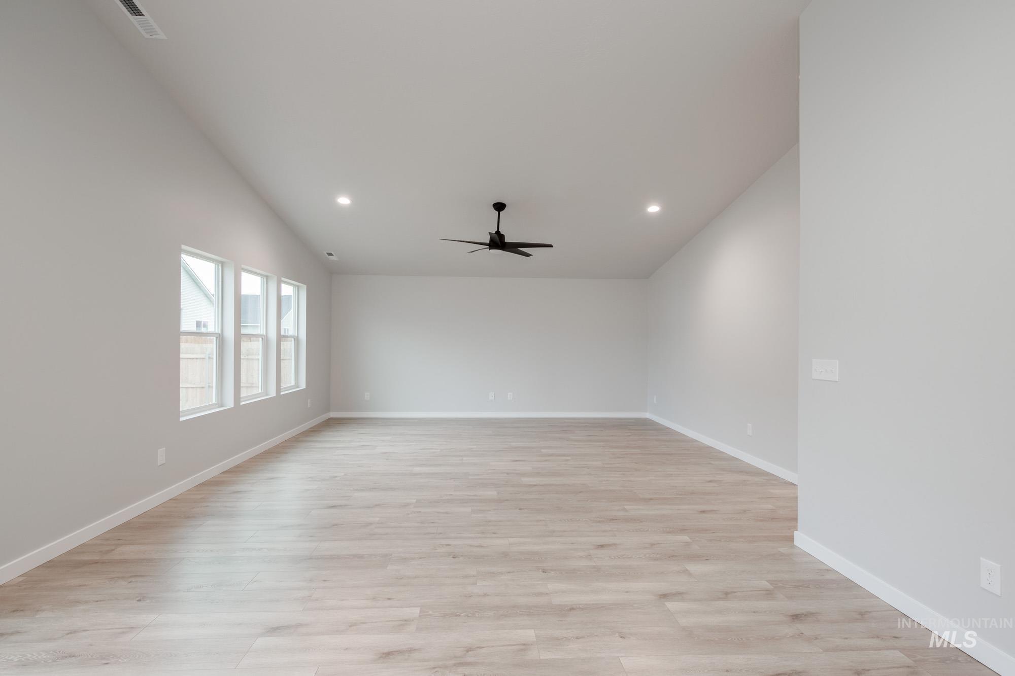 1722 Old Mill St, Middleton, Idaho 83644, 4 Bedrooms, 2 Bathrooms, Residential For Sale, Price $454,990,MLS 98968150