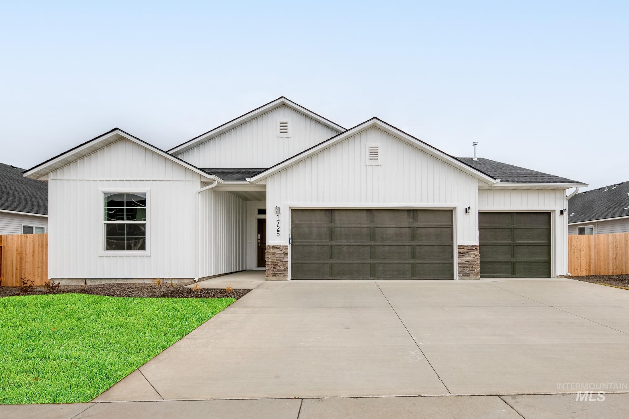 1725 Webb Brook St, Middleton, Idaho 83644, 4 Bedrooms, 2 Bathrooms, Residential For Sale, Price $464,990,MLS 98968151